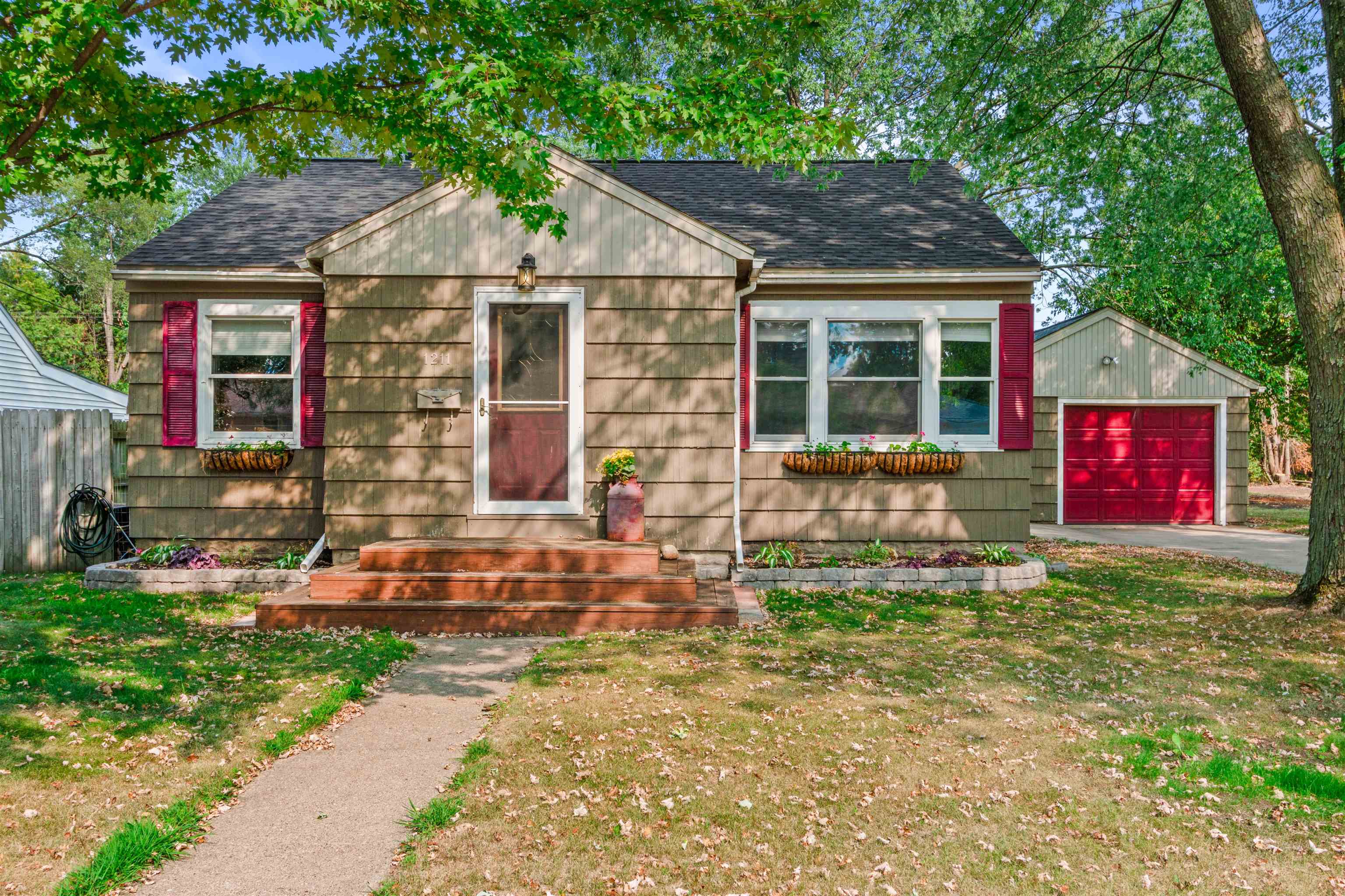 1211 10TH STREET SOUTH, Wisconsin Rapids, Wisconsin 54494, 2 Bedrooms Bedrooms, ,1 BathroomBathrooms,Residential,For Sale,1211 10TH STREET SOUTH,22603937