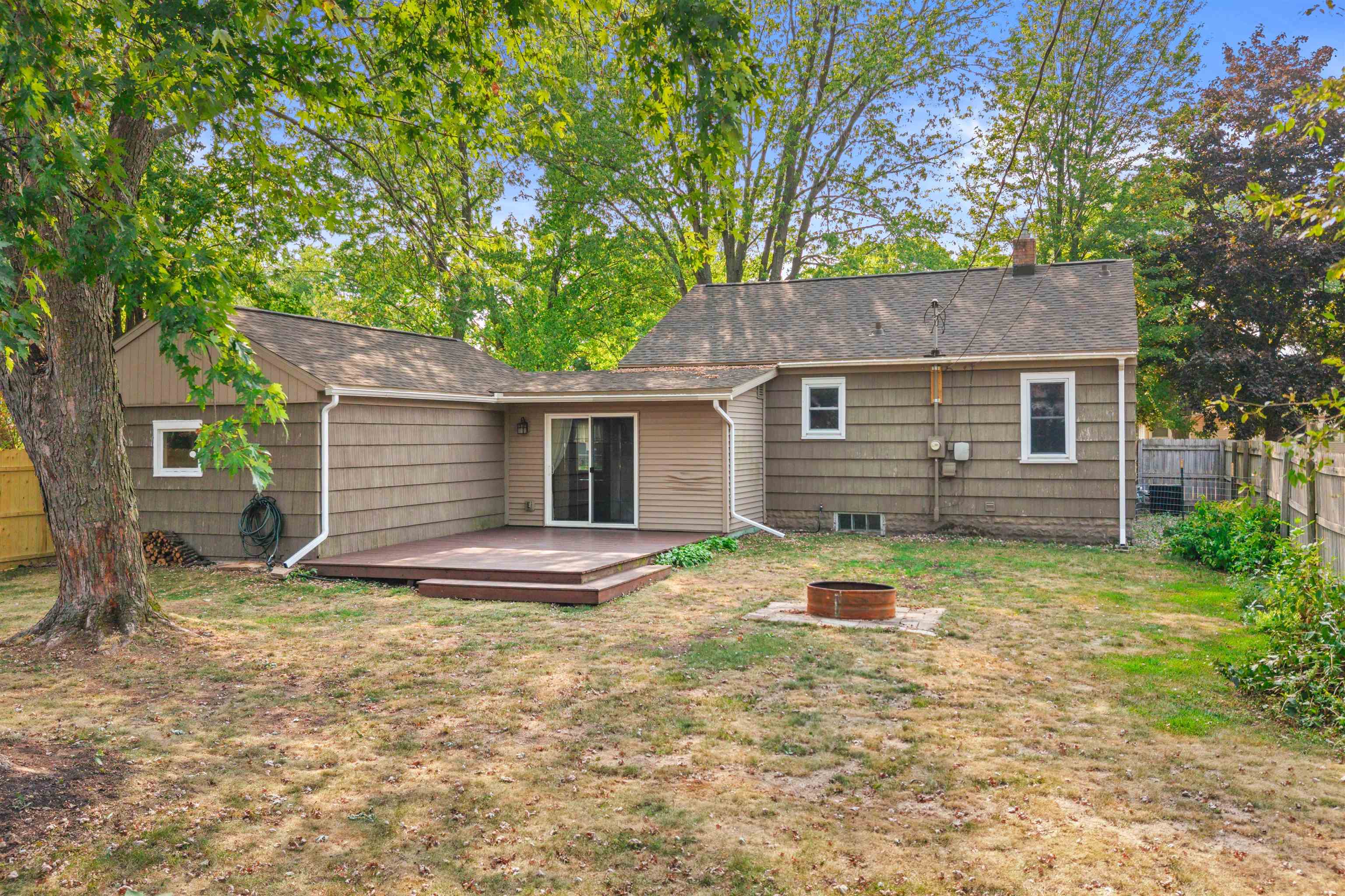 1211 10TH STREET SOUTH, Wisconsin Rapids, Wisconsin 54494, 2 Bedrooms Bedrooms, ,1 BathroomBathrooms,Residential,For Sale,1211 10TH STREET SOUTH,22603937