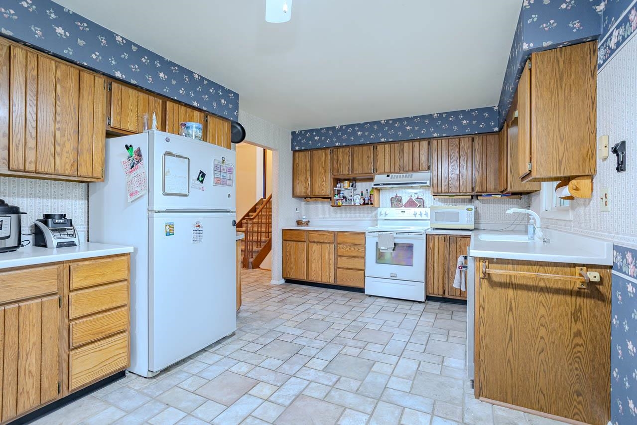 707 COUNTRY CLUB ROAD, Schofield, Wisconsin 54476, 3 Bedrooms Bedrooms, ,2 BathroomsBathrooms,Residential,For Sale,707 COUNTRY CLUB ROAD,22603944