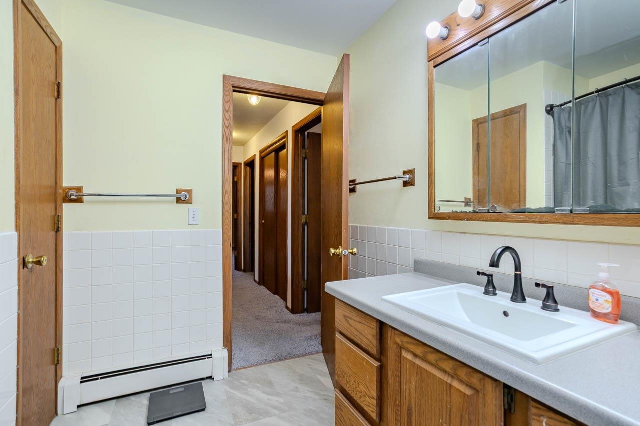 707 COUNTRY CLUB ROAD, Schofield, Wisconsin 54476, 3 Bedrooms Bedrooms, ,2 BathroomsBathrooms,Residential,For Sale,707 COUNTRY CLUB ROAD,22603944