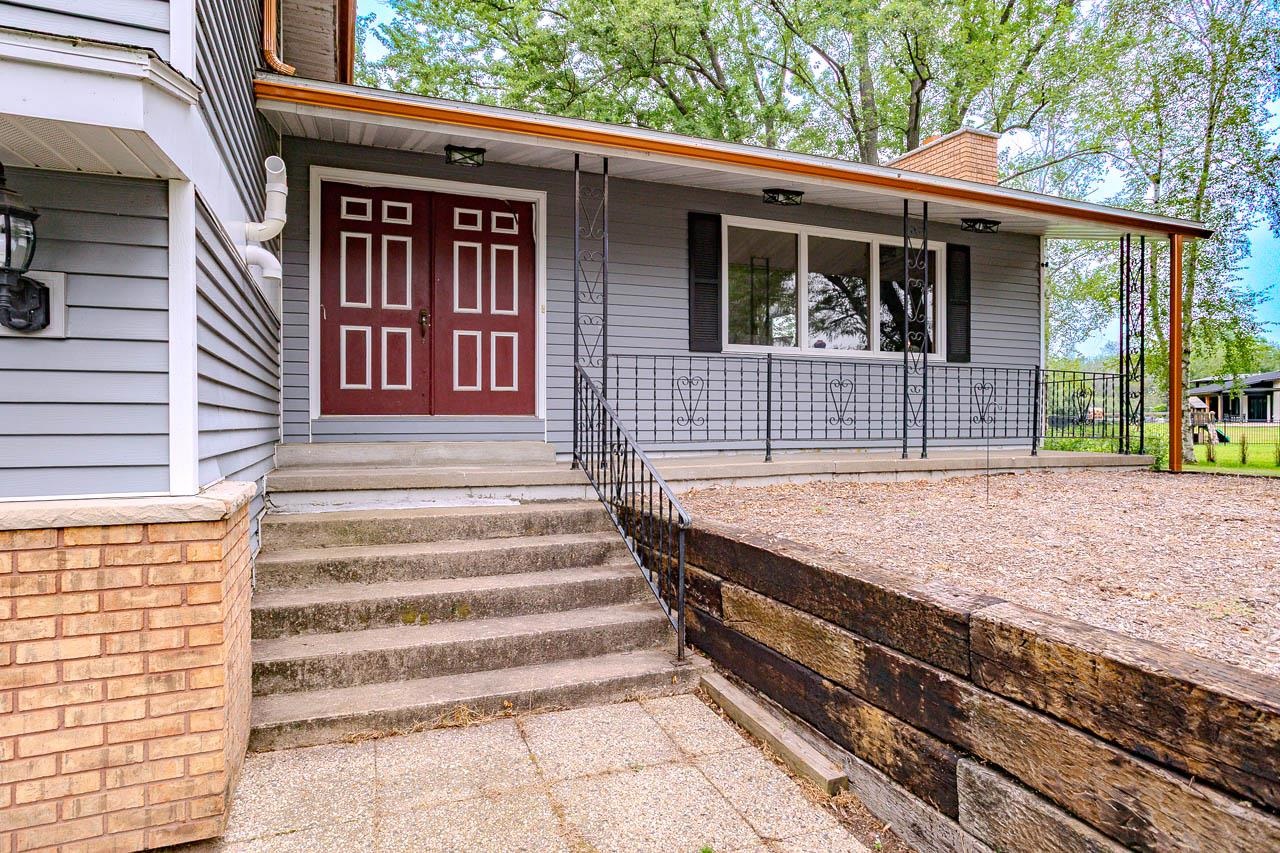 707 COUNTRY CLUB ROAD, Schofield, Wisconsin 54476, 3 Bedrooms Bedrooms, ,2 BathroomsBathrooms,Residential,For Sale,707 COUNTRY CLUB ROAD,22603944