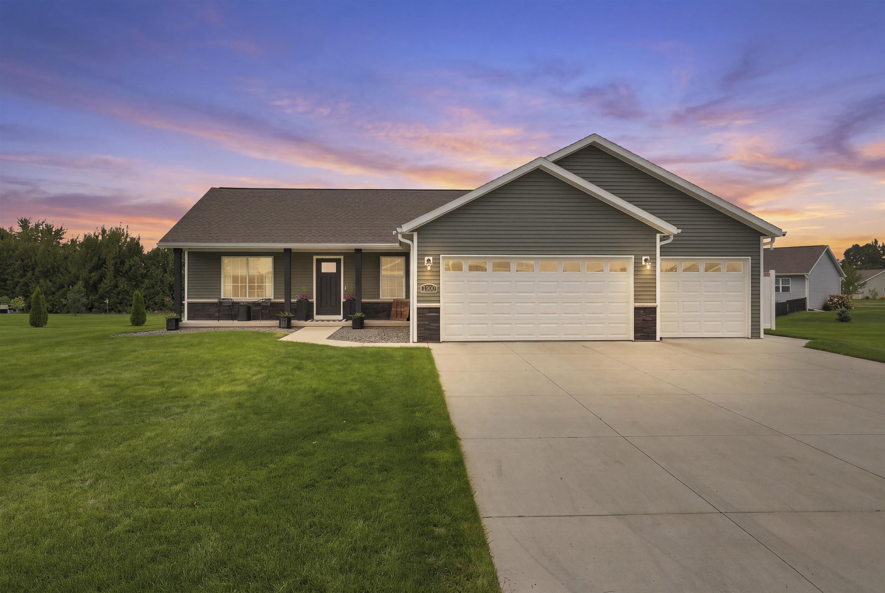 4390 LANDCASTER ROAD, Plover, Wisconsin 54467, 5 Bedrooms Bedrooms, ,3 BathroomsBathrooms,Residential,For Sale,4390 LANDCASTER ROAD,22603950