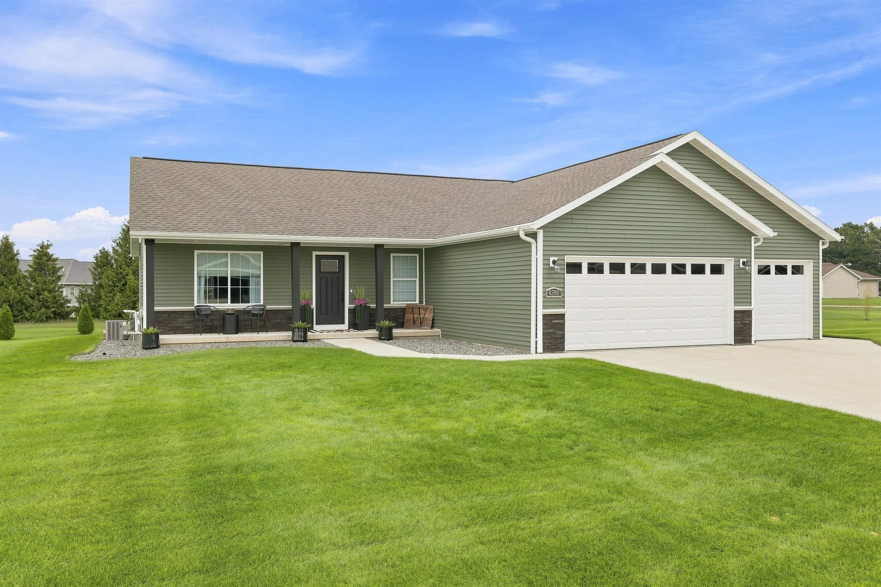 4390 LANDCASTER ROAD, Plover, Wisconsin 54467, 5 Bedrooms Bedrooms, ,3 BathroomsBathrooms,Residential,For Sale,4390 LANDCASTER ROAD,22603950