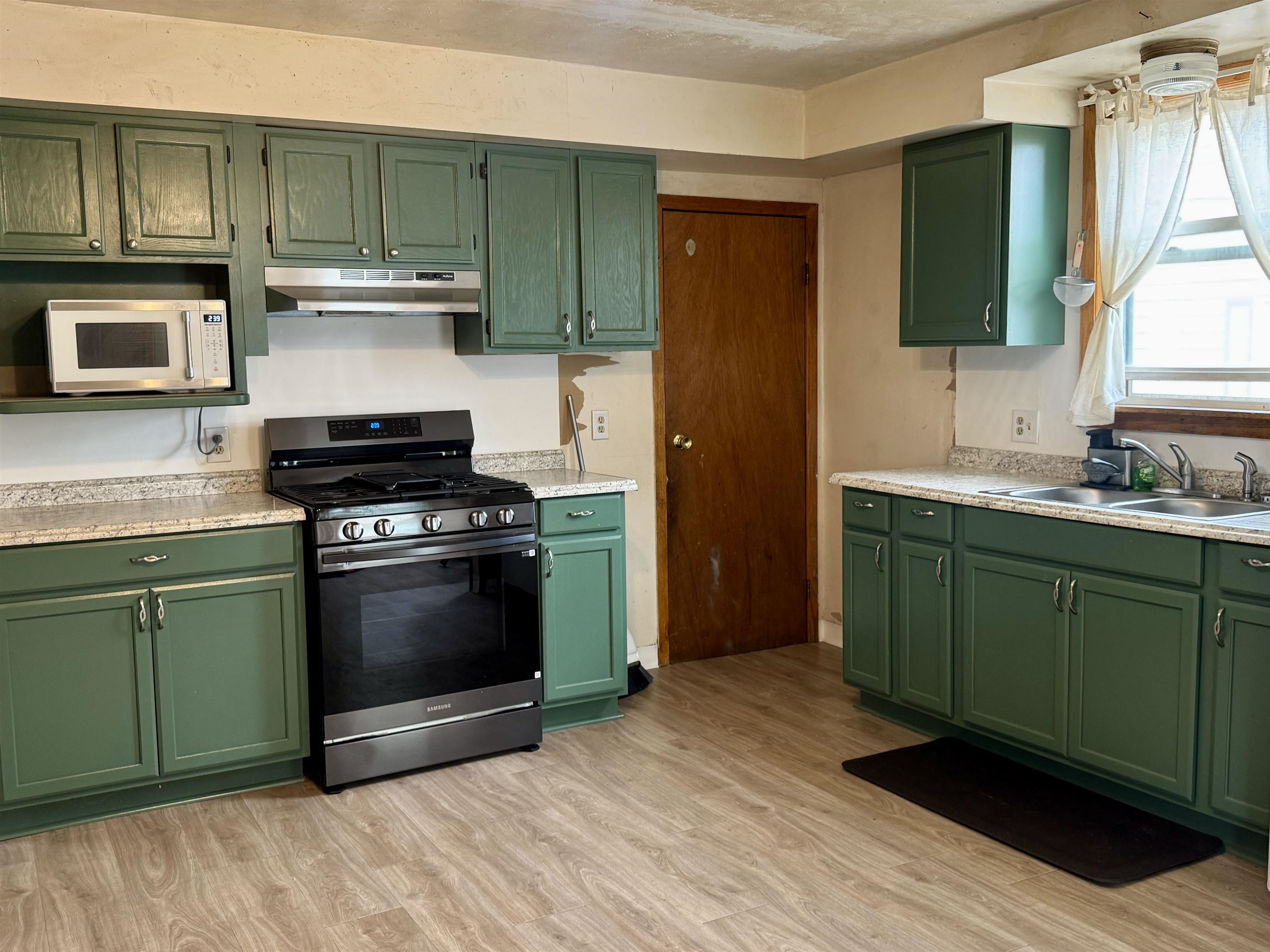 2100 PRAIRIE STREET, Stevens Point, Wisconsin 54481, 4 Bedrooms Bedrooms, ,1 BathroomBathrooms,Residential,For Sale,2100 PRAIRIE STREET,22603958
