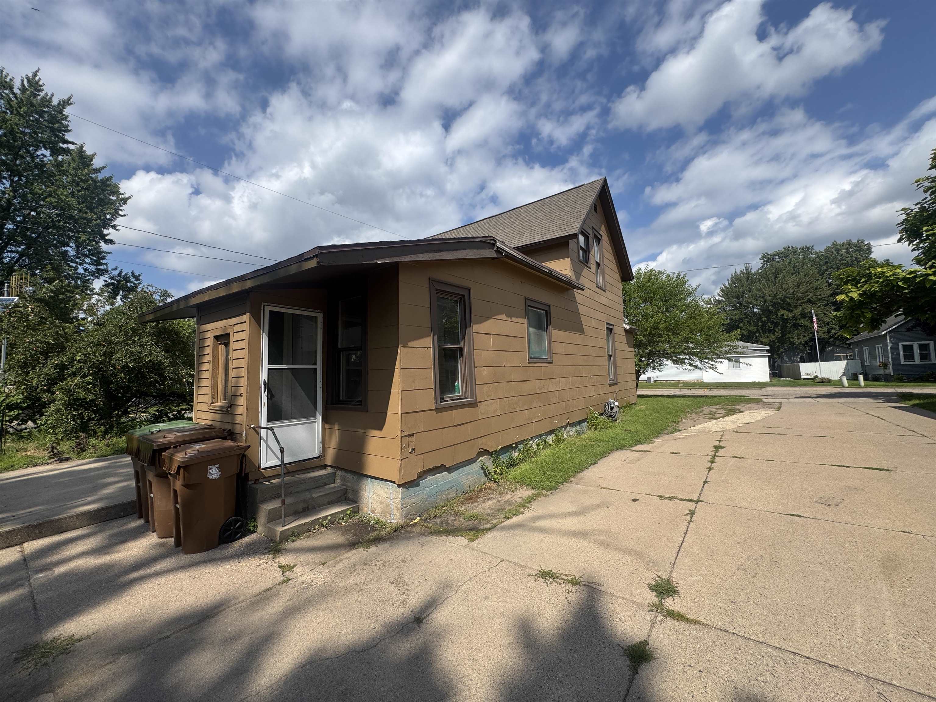 2100 PRAIRIE STREET, Stevens Point, Wisconsin 54481, 4 Bedrooms Bedrooms, ,1 BathroomBathrooms,Residential,For Sale,2100 PRAIRIE STREET,22603958