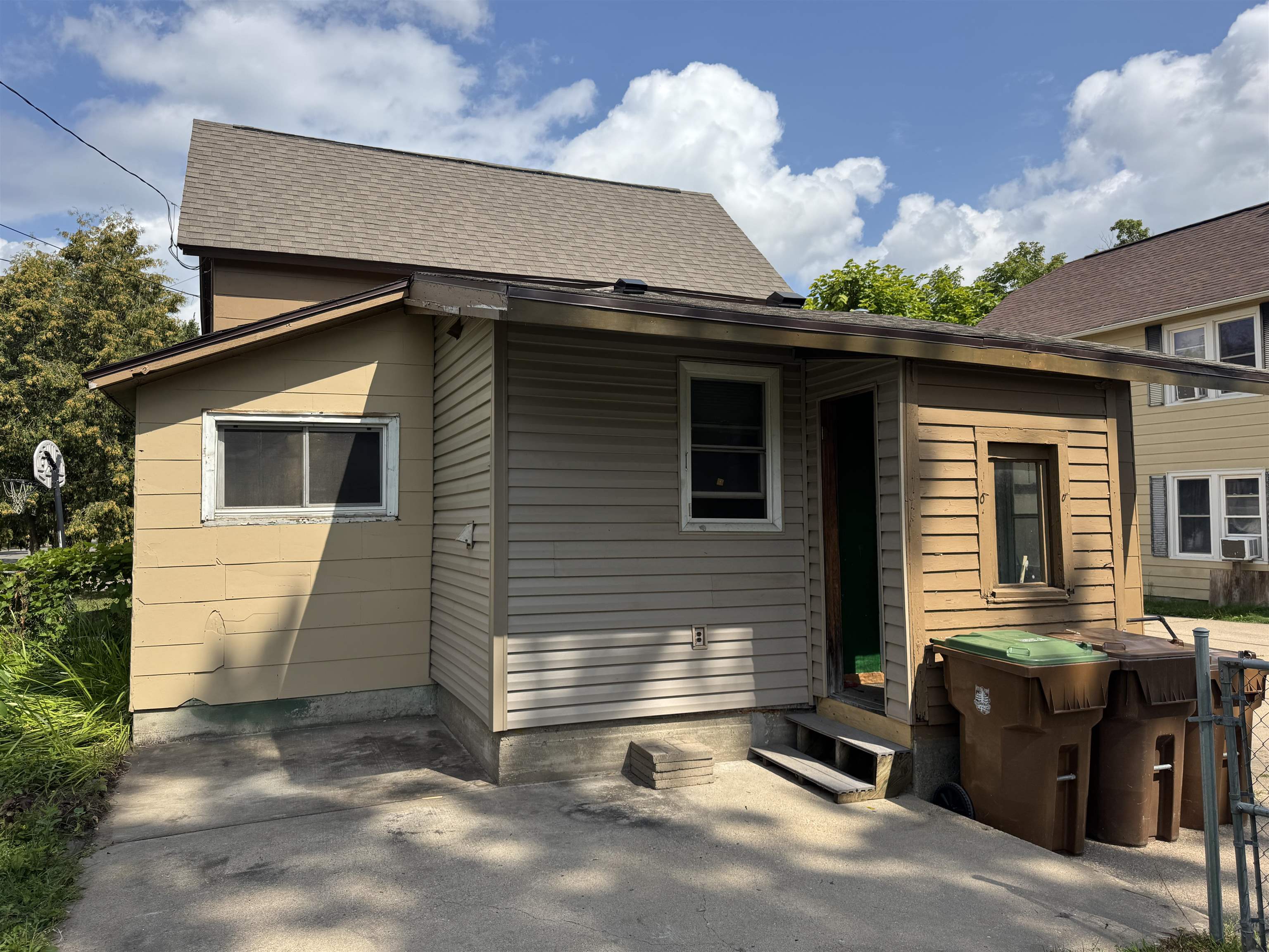 2100 PRAIRIE STREET, Stevens Point, Wisconsin 54481, 4 Bedrooms Bedrooms, ,1 BathroomBathrooms,Residential,For Sale,2100 PRAIRIE STREET,22603958