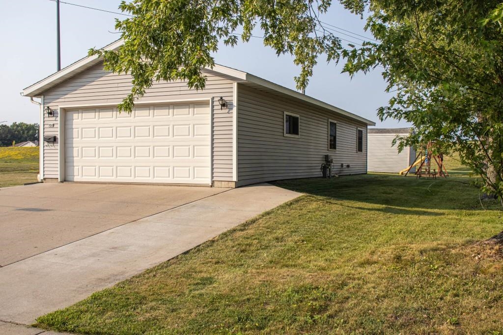 701 E 2ND STREET, Marshfield, Wisconsin 54449, 4 Bedrooms Bedrooms, ,2 BathroomsBathrooms,Residential,For Sale,701 E 2ND STREET,22603963