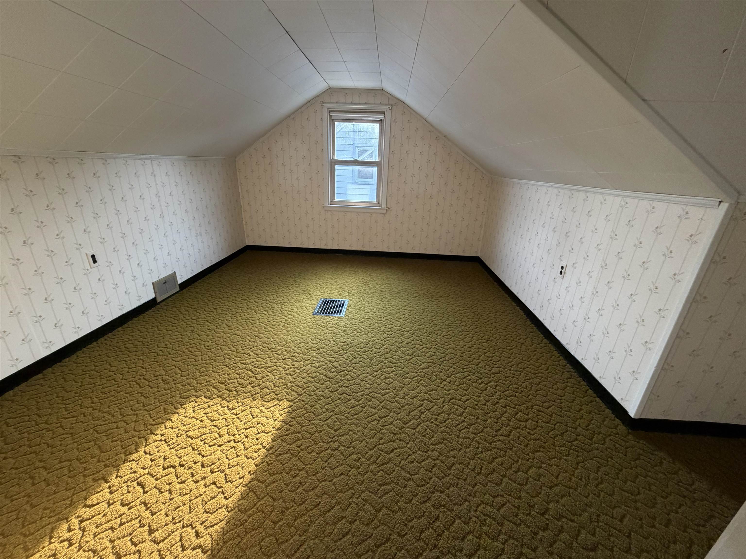 119 KURTH STREET, Schofield, Wisconsin 54476, 4 Bedrooms Bedrooms, ,1 BathroomBathrooms,Residential,For Sale,119 KURTH STREET,22603983
