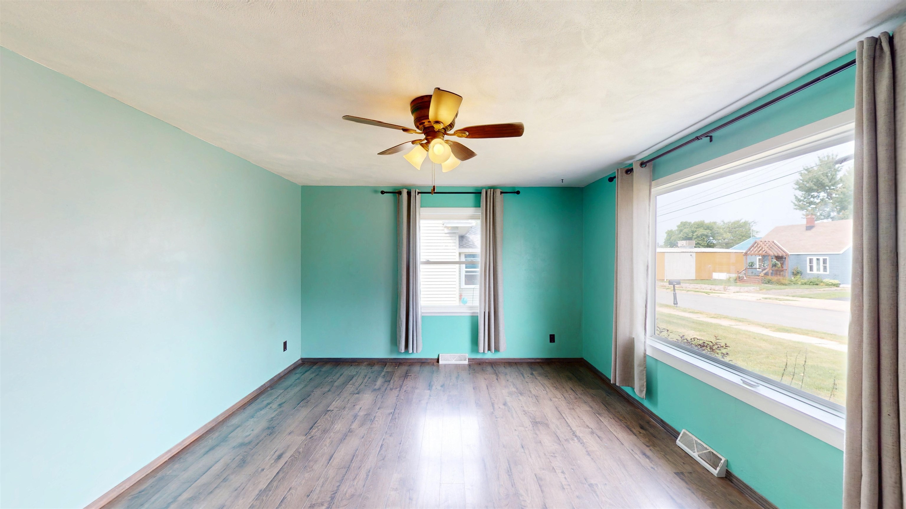 112 E 17TH STREET, Marshfield, Wisconsin 54449, 2 Bedrooms Bedrooms, ,2 BathroomsBathrooms,Residential,For Sale,112 E 17TH STREET,22603985