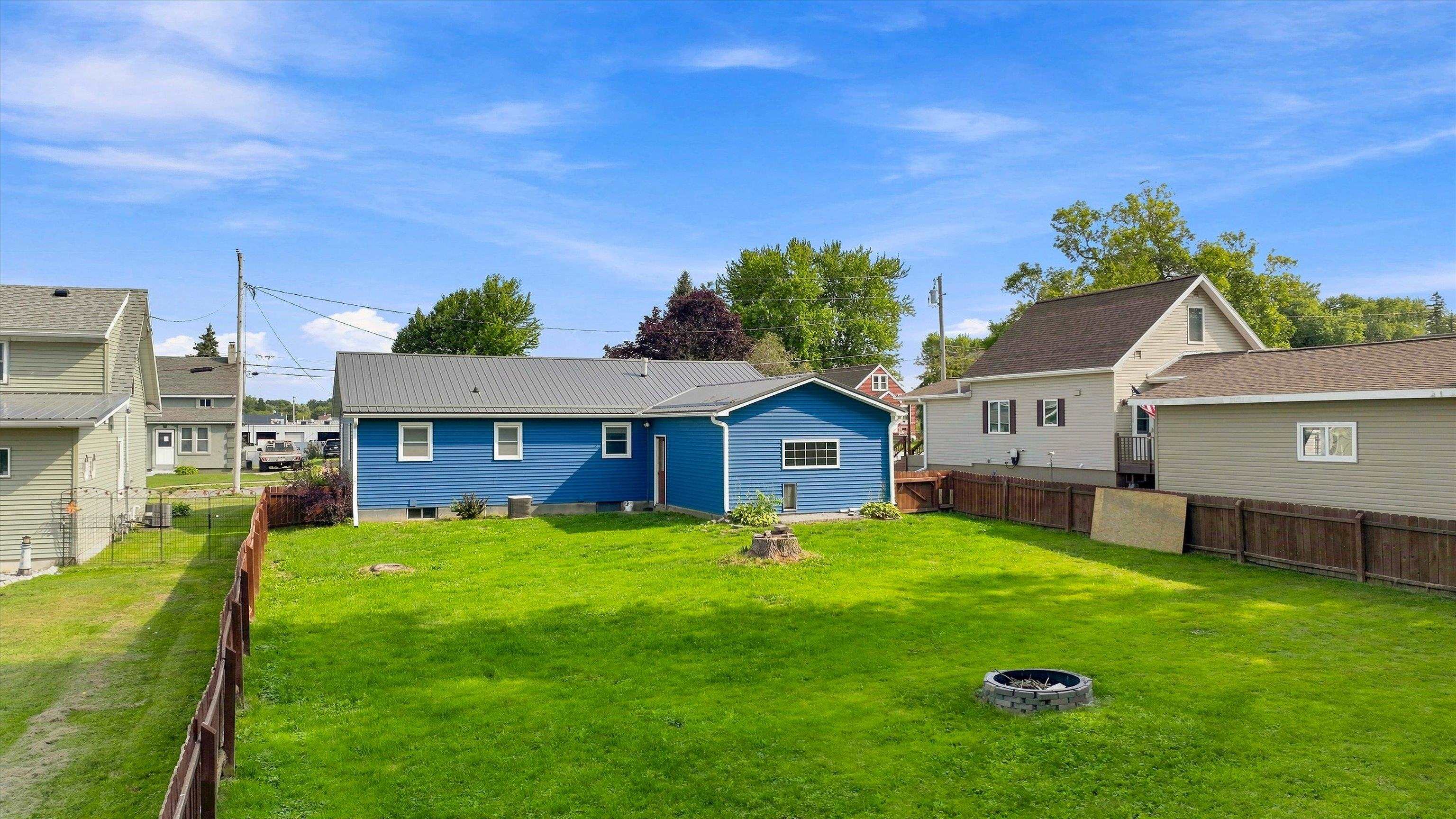 112 E 17TH STREET, Marshfield, Wisconsin 54449, 2 Bedrooms Bedrooms, ,2 BathroomsBathrooms,Residential,For Sale,112 E 17TH STREET,22603985