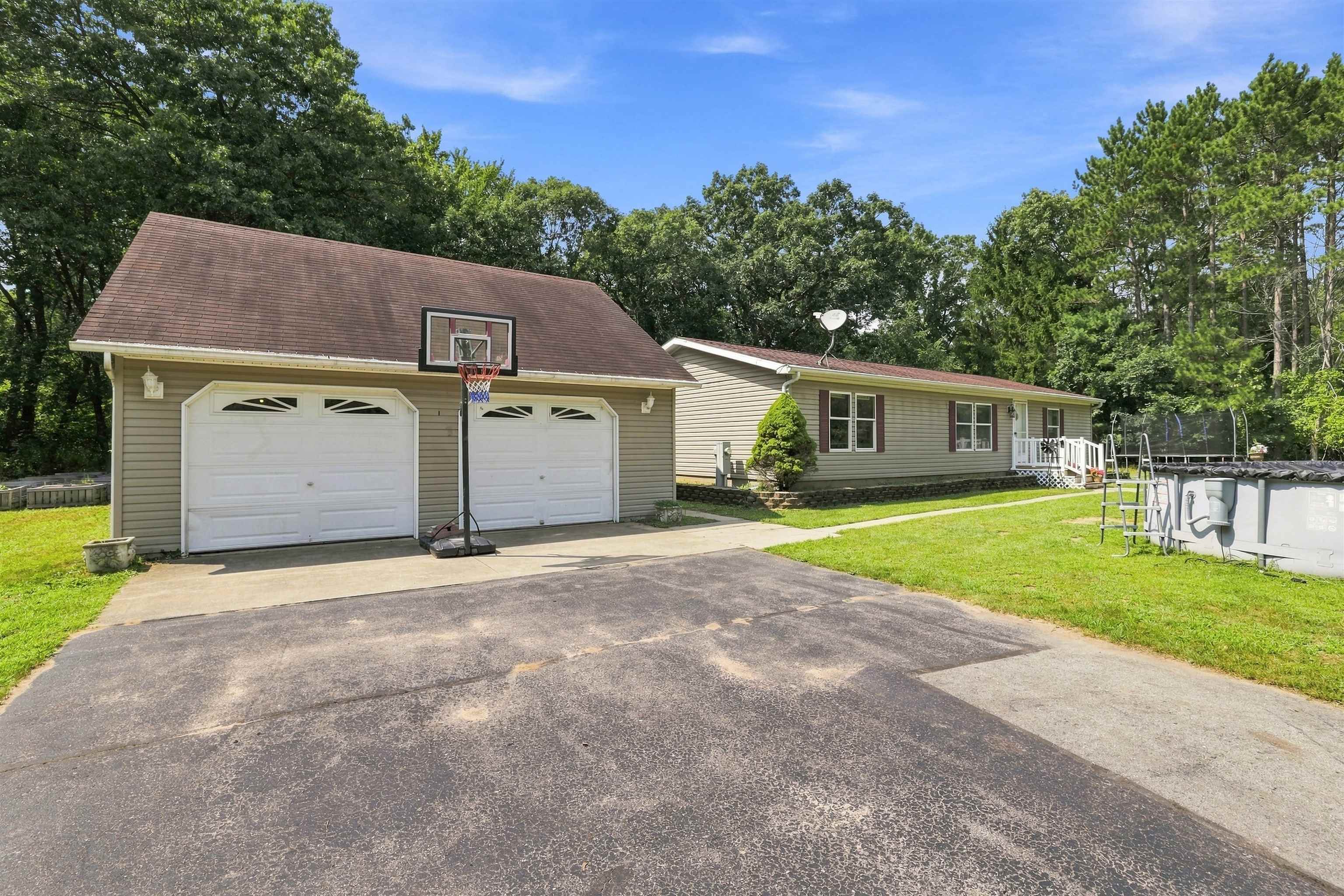N2729 S HILL LANE, Redgranite, Wisconsin 54970, 3 Bedrooms Bedrooms, ,2 BathroomsBathrooms,Residential,For Sale,N2729 S HILL LANE,22603986