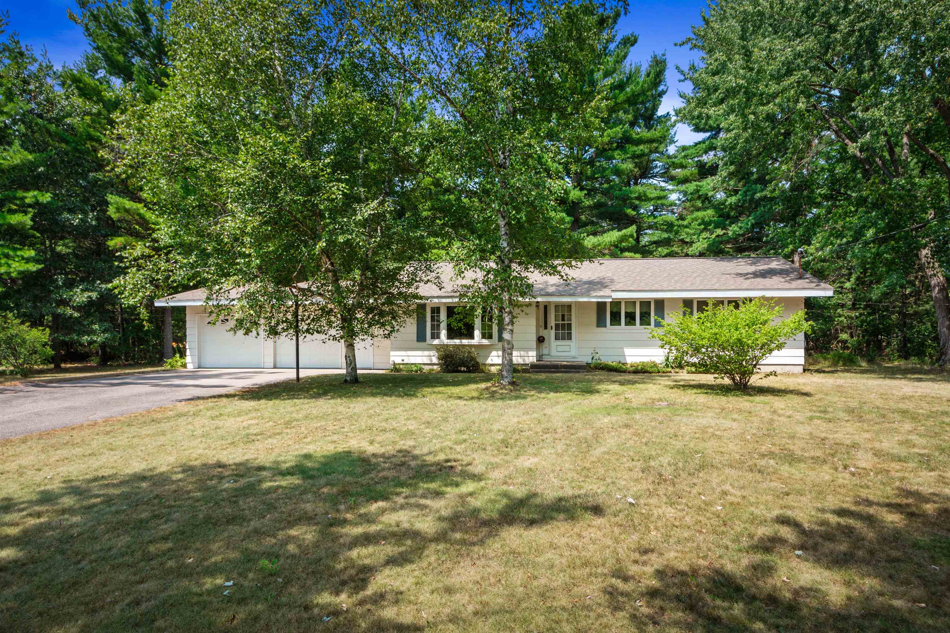 8206 LAKEVIEW DRIVE, Wisconsin Rapids, Wisconsin 54494, 3 Bedrooms Bedrooms, ,1 BathroomBathrooms,Residential,For Sale,8206 LAKEVIEW DRIVE,22603987