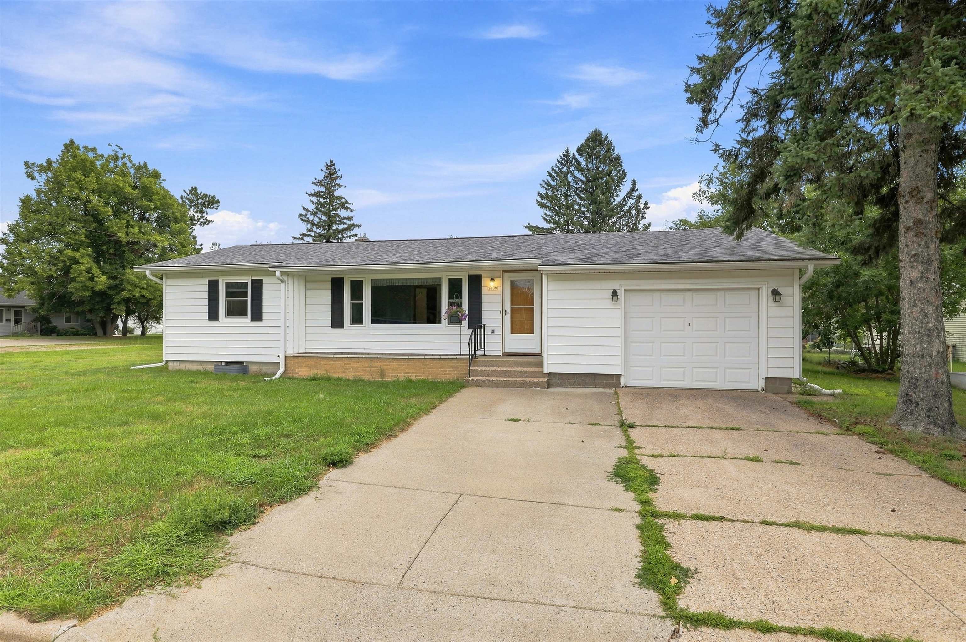 2809 CLEVELAND AVENUE, Stevens Point, Wisconsin 54481, 2 Bedrooms Bedrooms, ,1 BathroomBathrooms,Residential,For Sale,2809 CLEVELAND AVENUE,22603991
