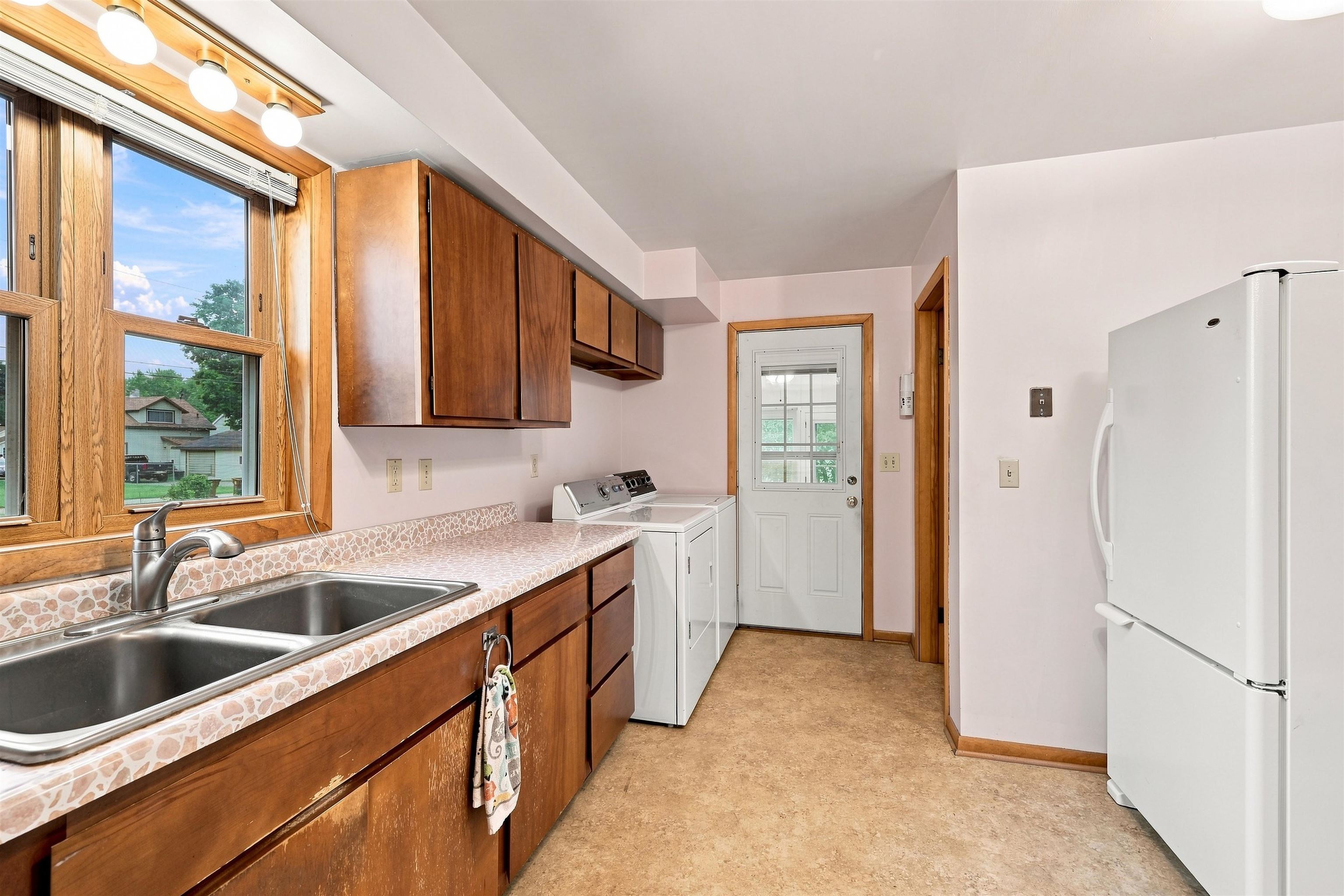 2809 CLEVELAND AVENUE, Stevens Point, Wisconsin 54481, 2 Bedrooms Bedrooms, ,1 BathroomBathrooms,Residential,For Sale,2809 CLEVELAND AVENUE,22603991