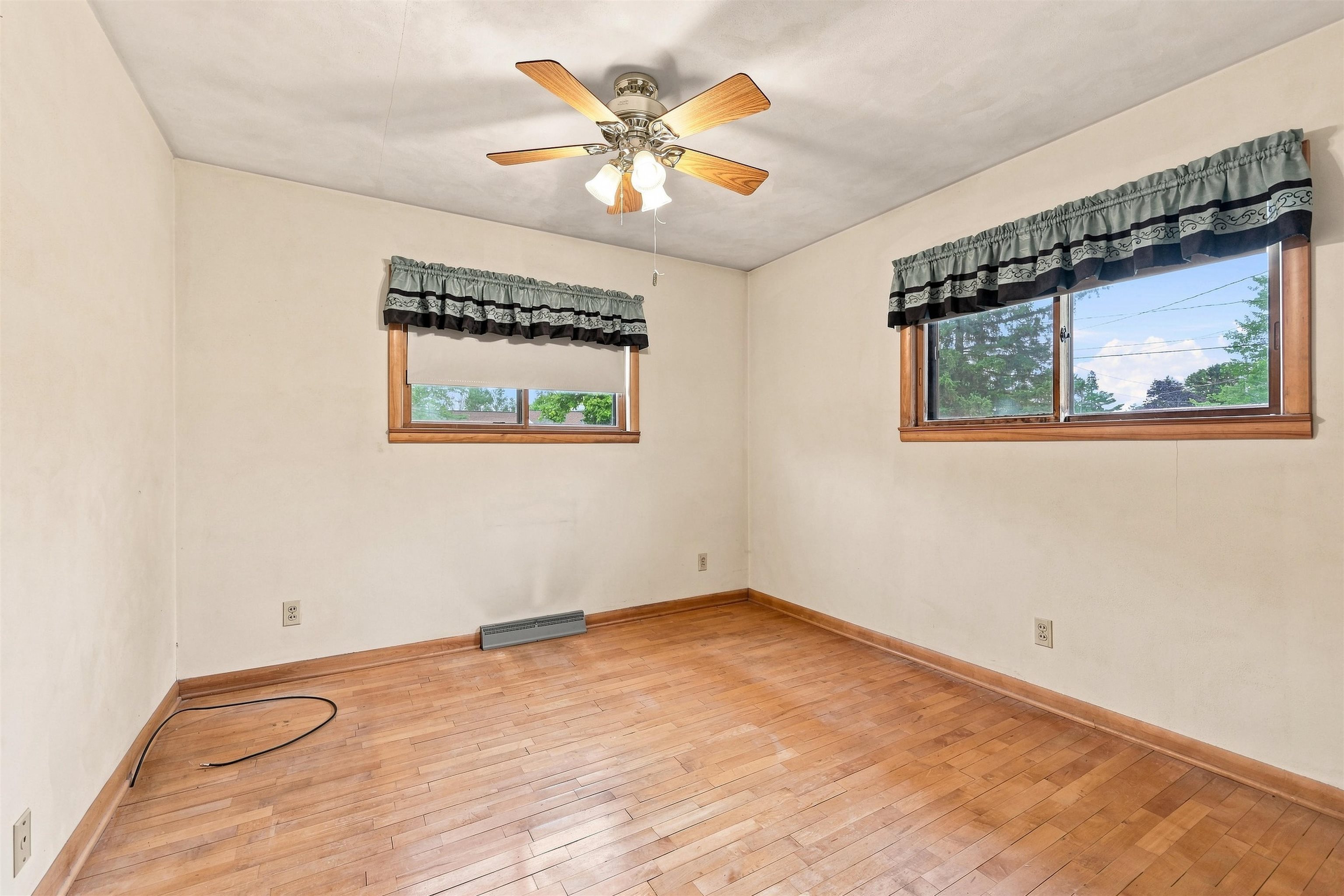 2809 CLEVELAND AVENUE, Stevens Point, Wisconsin 54481, 2 Bedrooms Bedrooms, ,1 BathroomBathrooms,Residential,For Sale,2809 CLEVELAND AVENUE,22603991