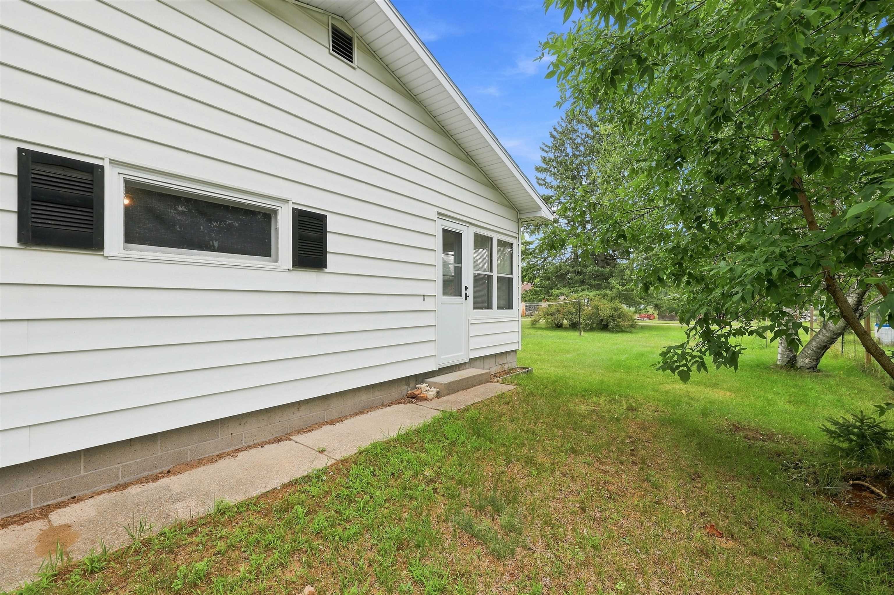 2809 CLEVELAND AVENUE, Stevens Point, Wisconsin 54481, 2 Bedrooms Bedrooms, ,1 BathroomBathrooms,Residential,For Sale,2809 CLEVELAND AVENUE,22603991
