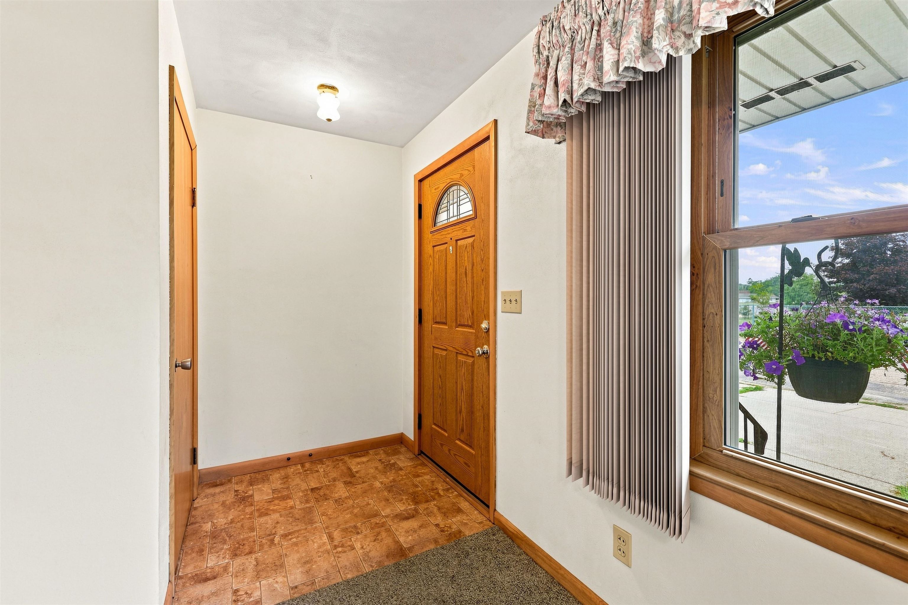 2809 CLEVELAND AVENUE, Stevens Point, Wisconsin 54481, 2 Bedrooms Bedrooms, ,1 BathroomBathrooms,Residential,For Sale,2809 CLEVELAND AVENUE,22603991