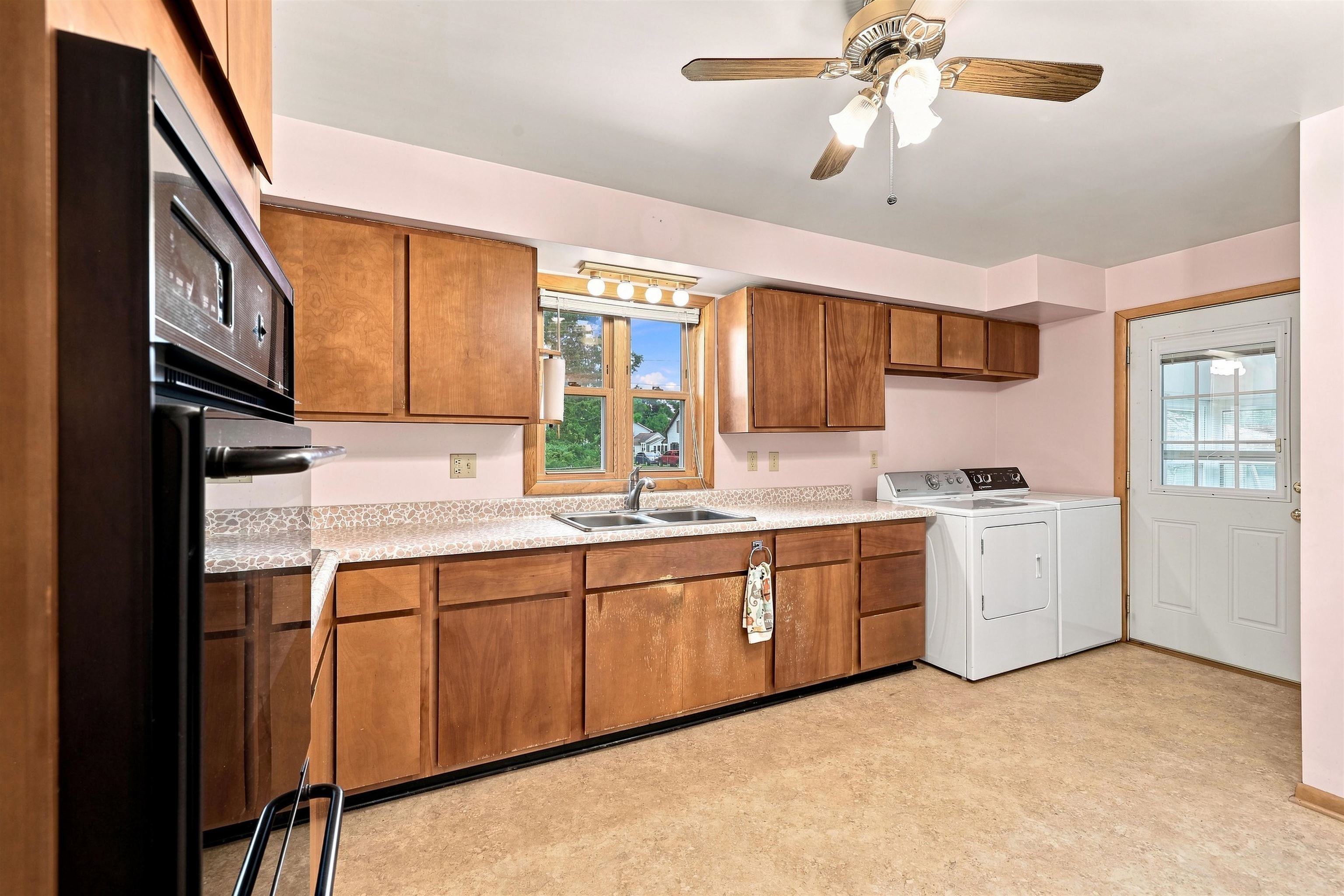 2809 CLEVELAND AVENUE, Stevens Point, Wisconsin 54481, 2 Bedrooms Bedrooms, ,1 BathroomBathrooms,Residential,For Sale,2809 CLEVELAND AVENUE,22603991