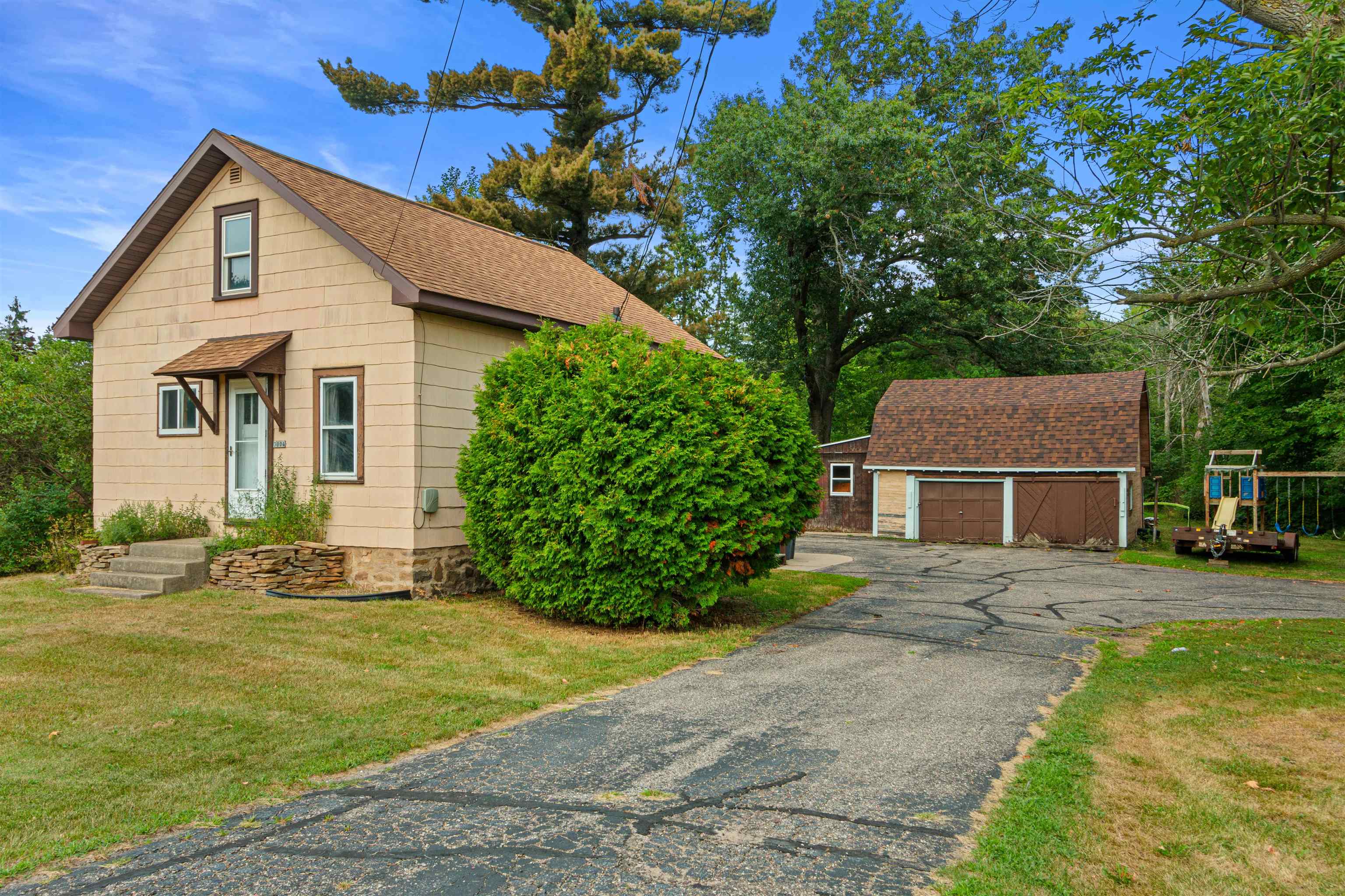 3004 HIGHWAY 73, Wisconsin Rapids, Wisconsin 54495, 3 Bedrooms Bedrooms, ,1 BathroomBathrooms,Residential,For Sale,3004 HIGHWAY 73,22604001