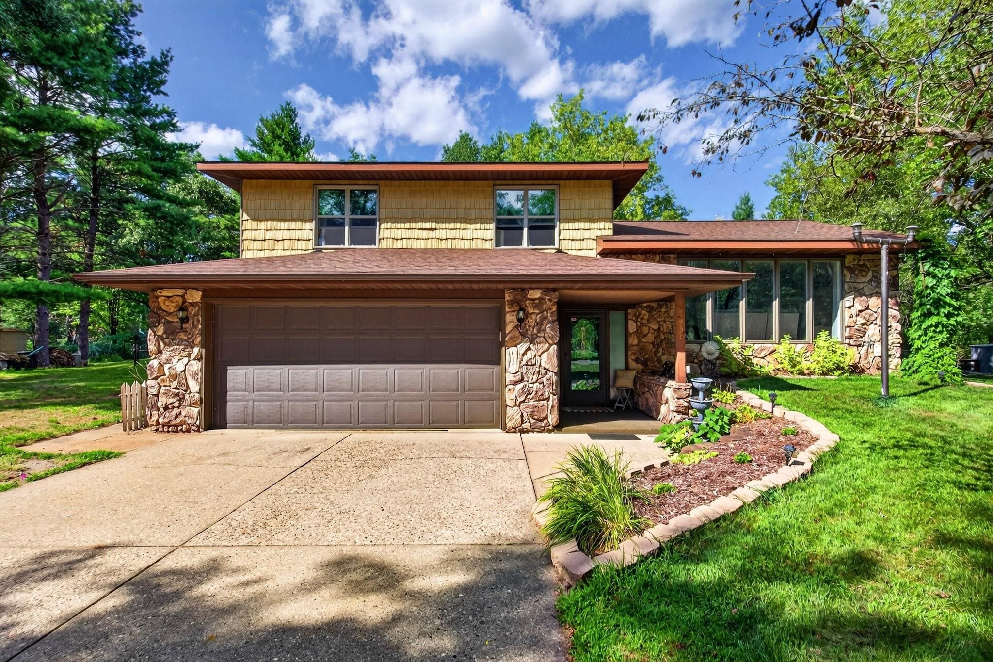 2430 MULBERRY CIRCLE, Wisconsin Rapids, Wisconsin 54494, 3 Bedrooms Bedrooms, ,2 BathroomsBathrooms,Residential,For Sale,2430 MULBERRY CIRCLE,22604005