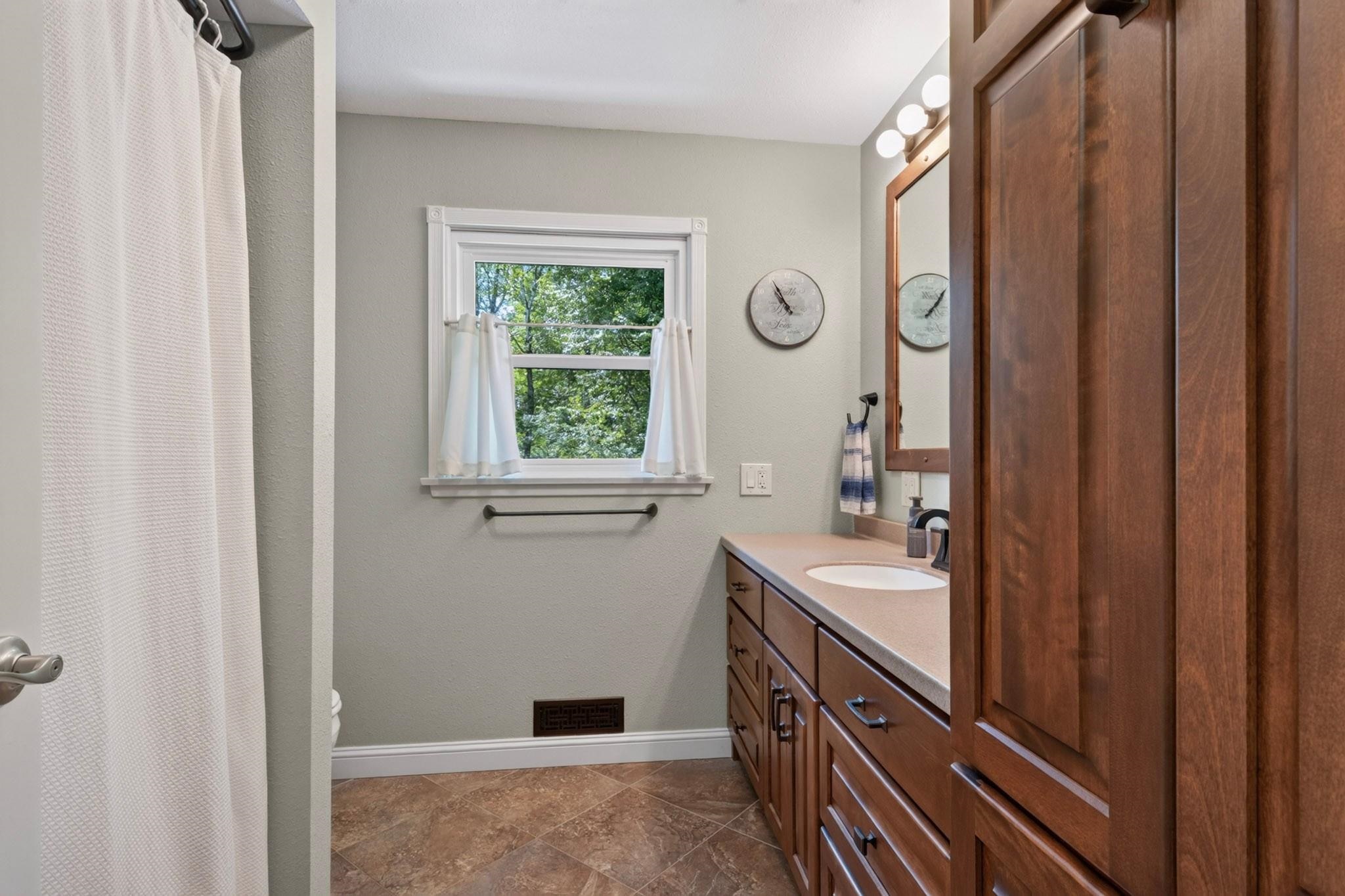 611 JOHNSON PARKWAY, Wisconsin Rapids, Wisconsin 54494, 4 Bedrooms Bedrooms, ,2 BathroomsBathrooms,Residential,For Sale,611 JOHNSON PARKWAY,22604008