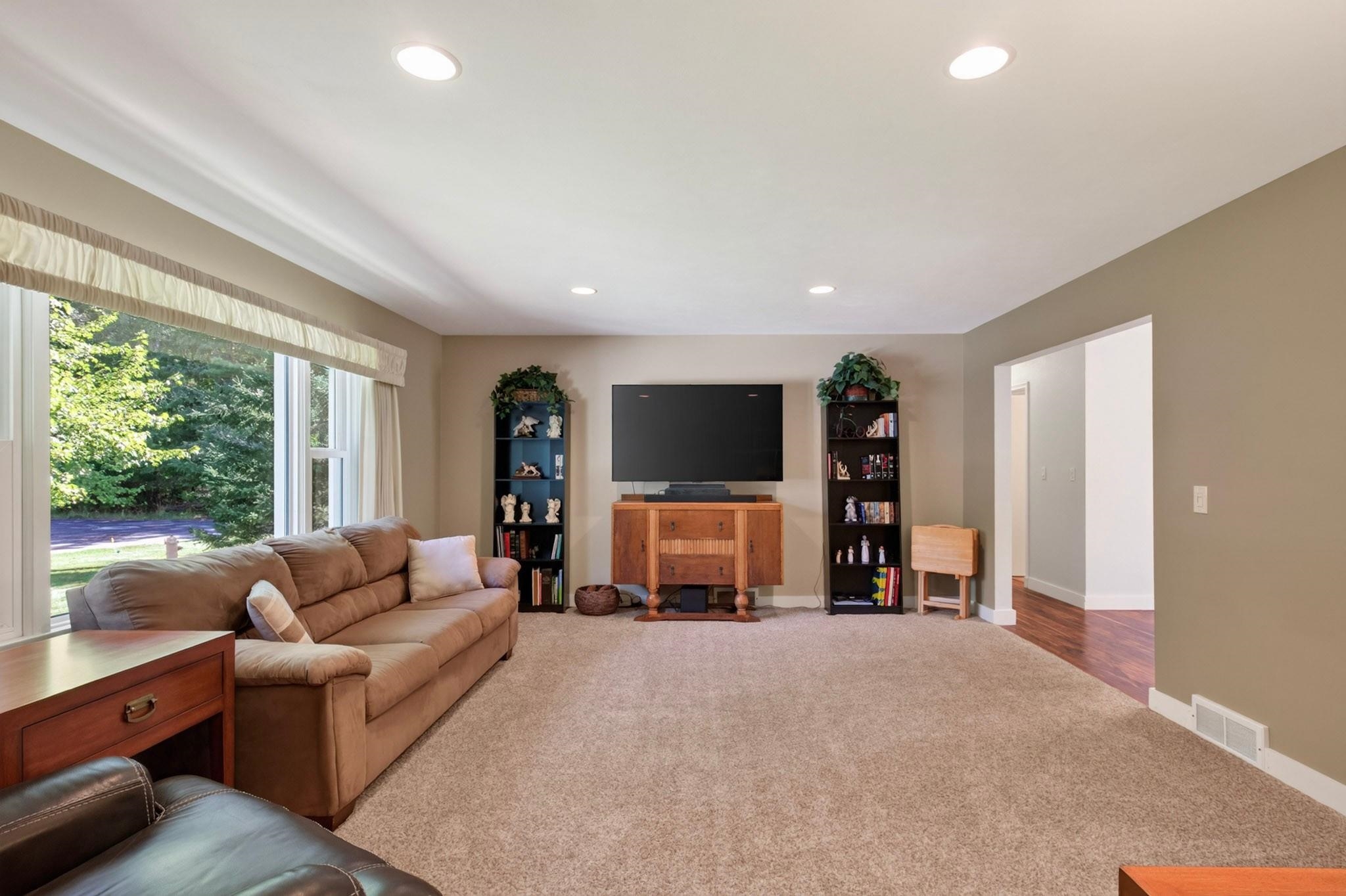 611 JOHNSON PARKWAY, Wisconsin Rapids, Wisconsin 54494, 4 Bedrooms Bedrooms, ,2 BathroomsBathrooms,Residential,For Sale,611 JOHNSON PARKWAY,22604008