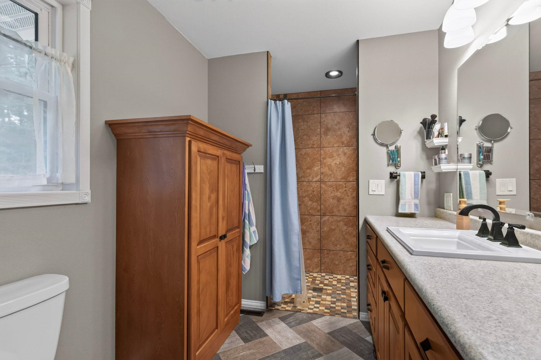 611 JOHNSON PARKWAY, Wisconsin Rapids, Wisconsin 54494, 4 Bedrooms Bedrooms, ,2 BathroomsBathrooms,Residential,For Sale,611 JOHNSON PARKWAY,22604008