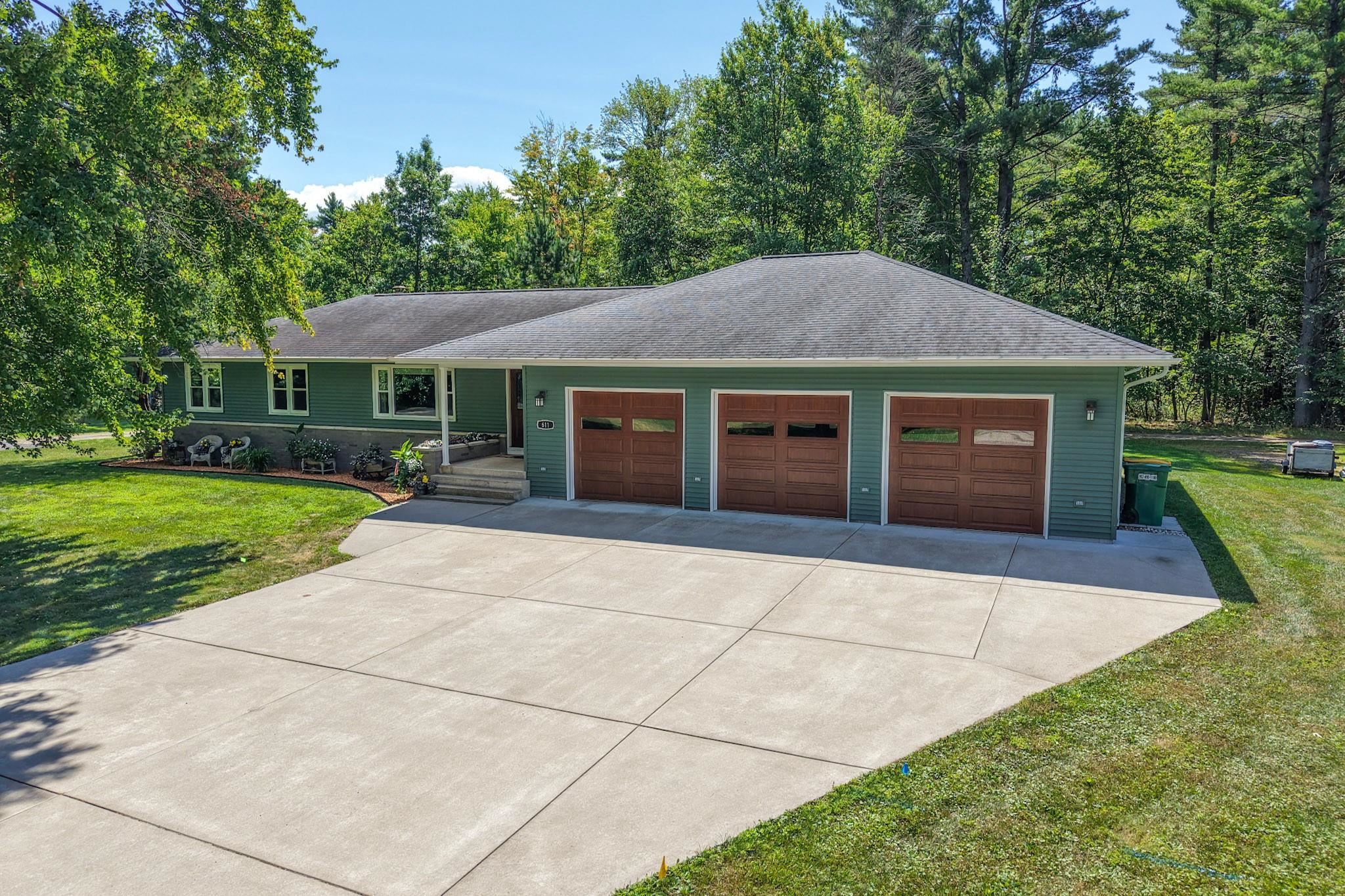 611 JOHNSON PARKWAY, Wisconsin Rapids, Wisconsin 54494, 4 Bedrooms Bedrooms, ,2 BathroomsBathrooms,Residential,For Sale,611 JOHNSON PARKWAY,22604008