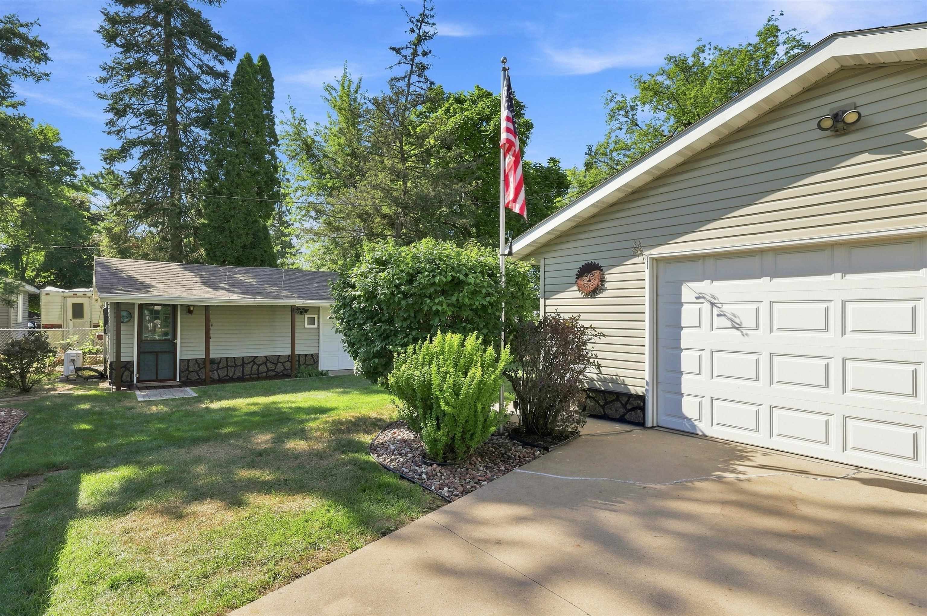 2500 BUSH STREET, Stevens Point, Wisconsin 54481, 2 Bedrooms Bedrooms, ,1 BathroomBathrooms,Residential,For Sale,2500 BUSH STREET,22604011