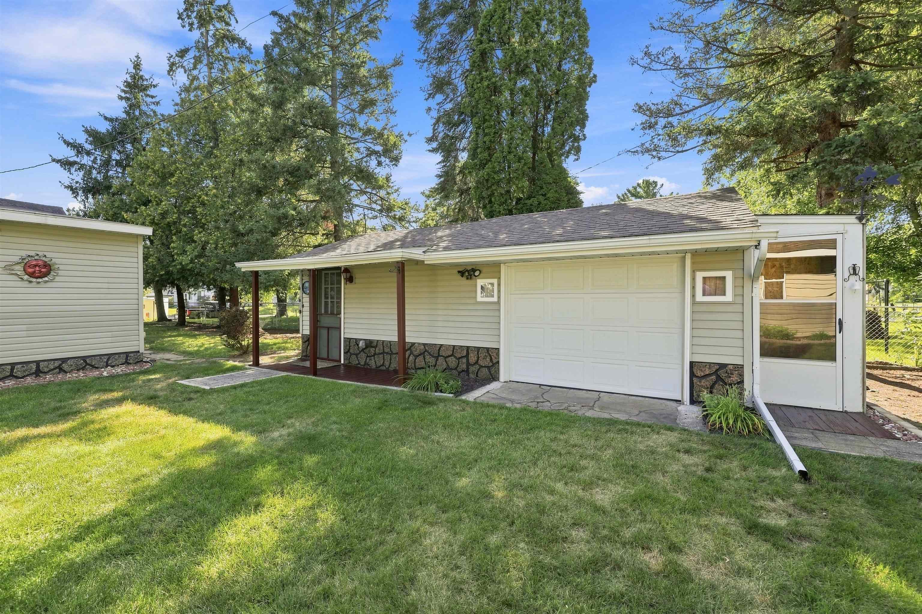 2500 BUSH STREET, Stevens Point, Wisconsin 54481, 2 Bedrooms Bedrooms, ,1 BathroomBathrooms,Residential,For Sale,2500 BUSH STREET,22604011