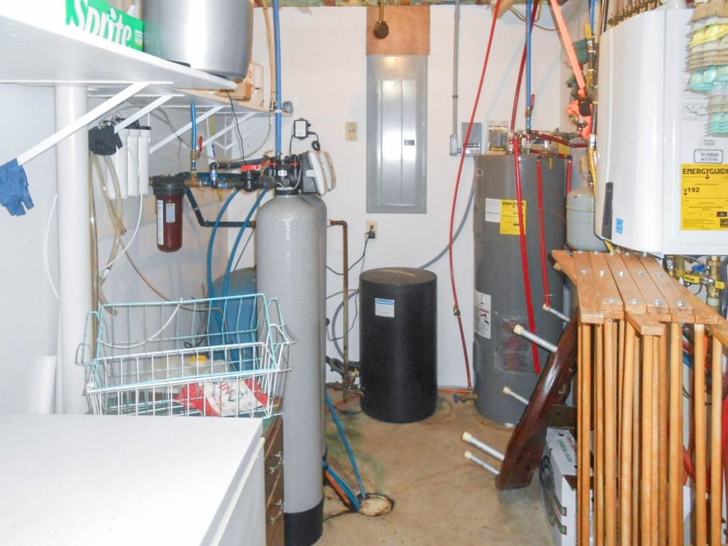241474 BUNGALOO ROAD, Athens, Wisconsin 54411, 5 Bedrooms Bedrooms, ,3 BathroomsBathrooms,Residential,For Sale,241474 BUNGALOO ROAD,22604014