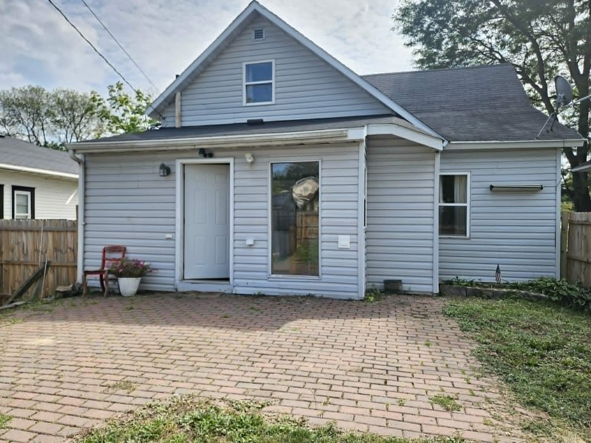 304 N MAPLE AVENUE, Marshfield, Wisconsin 54449, 3 Bedrooms Bedrooms, ,1 BathroomBathrooms,Residential,For Sale,304 N MAPLE AVENUE,22604015