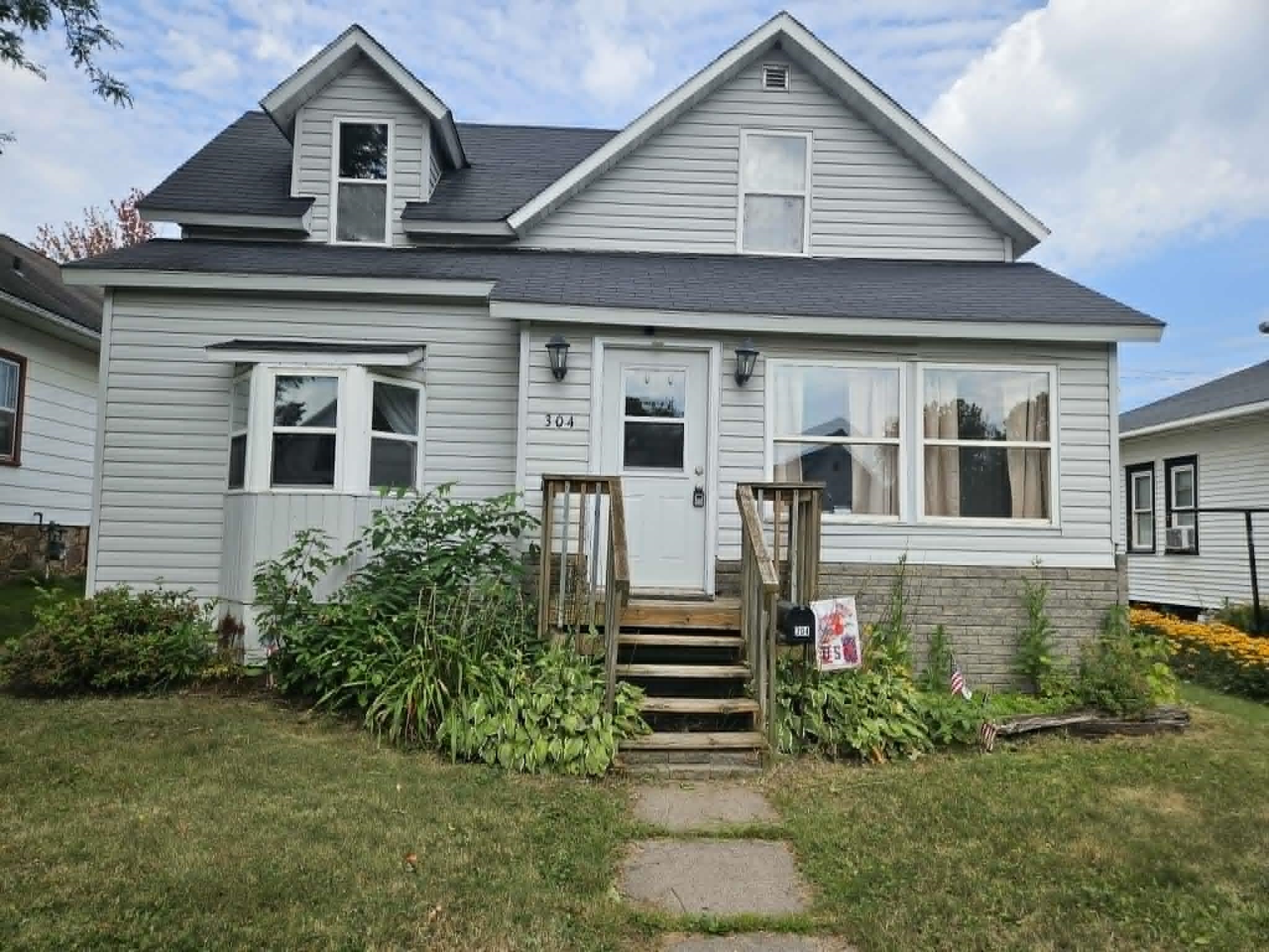 304 N MAPLE AVENUE, Marshfield, Wisconsin 54449, 3 Bedrooms Bedrooms, ,1 BathroomBathrooms,Residential,For Sale,304 N MAPLE AVENUE,22604015