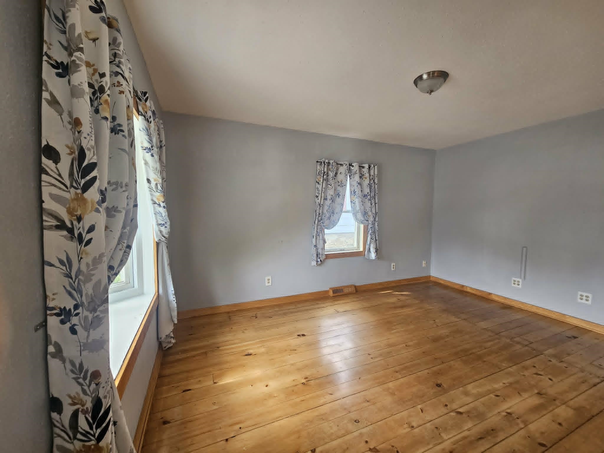 304 N MAPLE AVENUE, Marshfield, Wisconsin 54449, 3 Bedrooms Bedrooms, ,1 BathroomBathrooms,Residential,For Sale,304 N MAPLE AVENUE,22604015