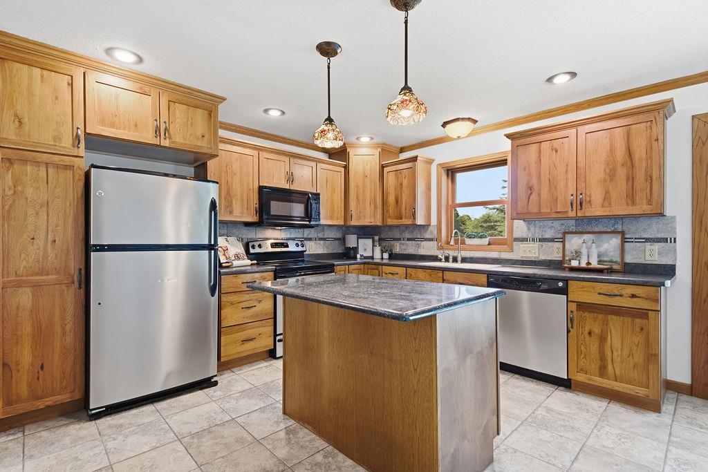 1019 W UPHAM STREET, Marshfield, Wisconsin 54449, 4 Bedrooms Bedrooms, ,2 BathroomsBathrooms,Residential,For Sale,1019 W UPHAM STREET,22604033
