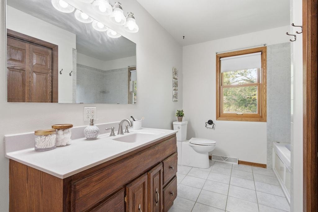 1019 W UPHAM STREET, Marshfield, Wisconsin 54449, 4 Bedrooms Bedrooms, ,2 BathroomsBathrooms,Residential,For Sale,1019 W UPHAM STREET,22604033