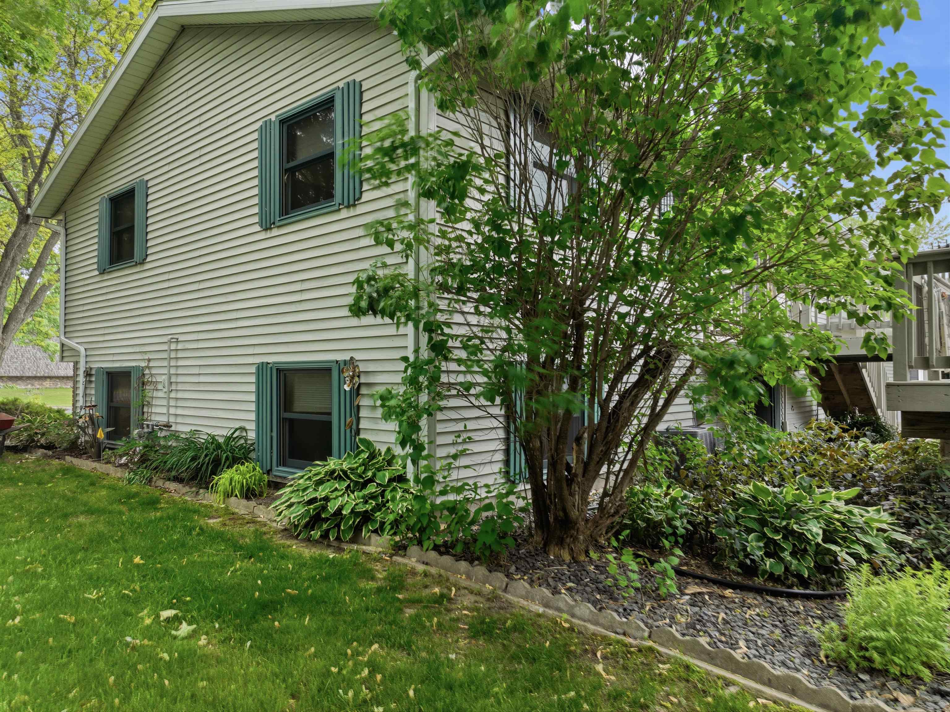 1019 W UPHAM STREET, Marshfield, Wisconsin 54449, 4 Bedrooms Bedrooms, ,2 BathroomsBathrooms,Residential,For Sale,1019 W UPHAM STREET,22604033