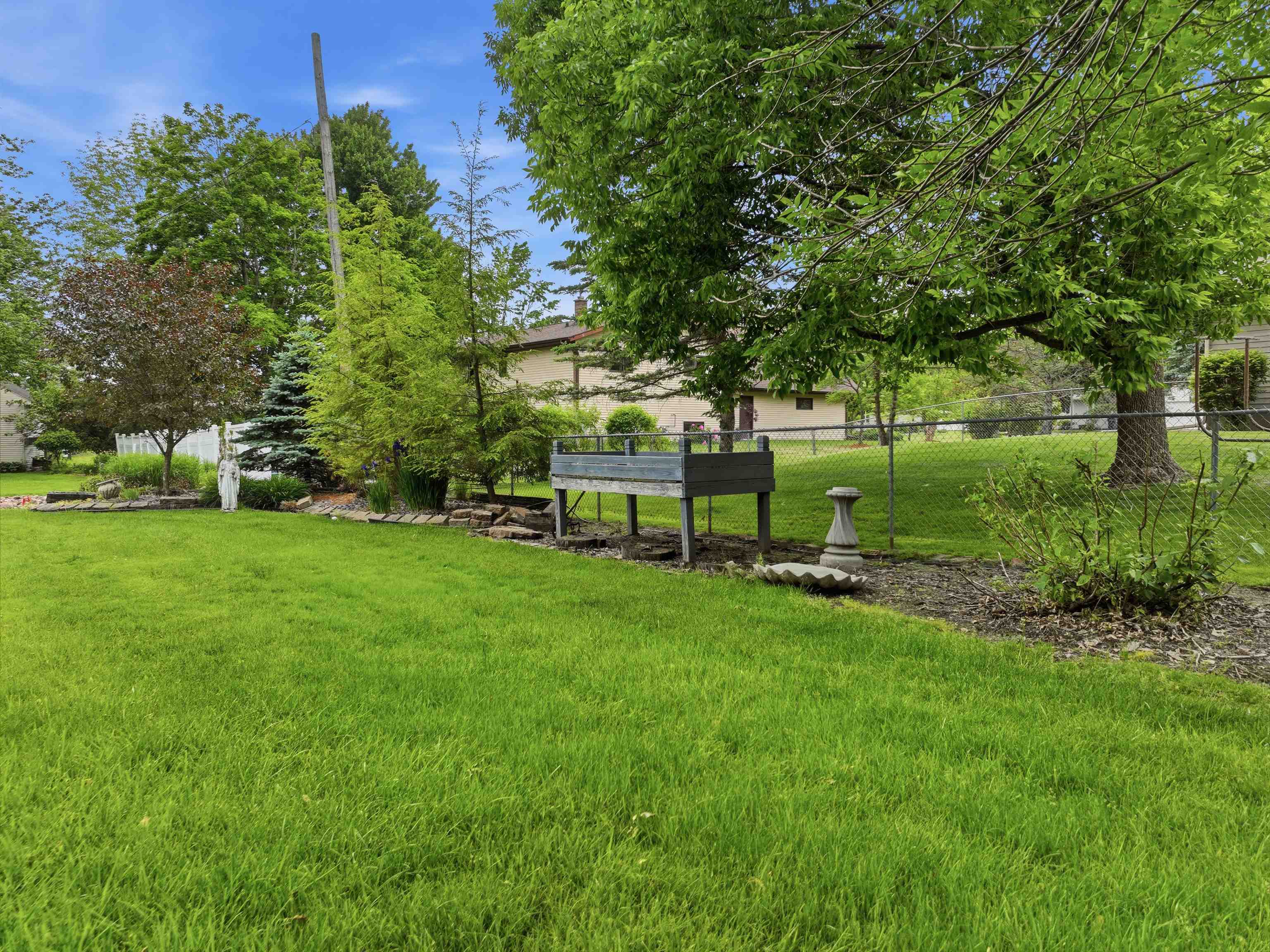1019 W UPHAM STREET, Marshfield, Wisconsin 54449, 4 Bedrooms Bedrooms, ,2 BathroomsBathrooms,Residential,For Sale,1019 W UPHAM STREET,22604033