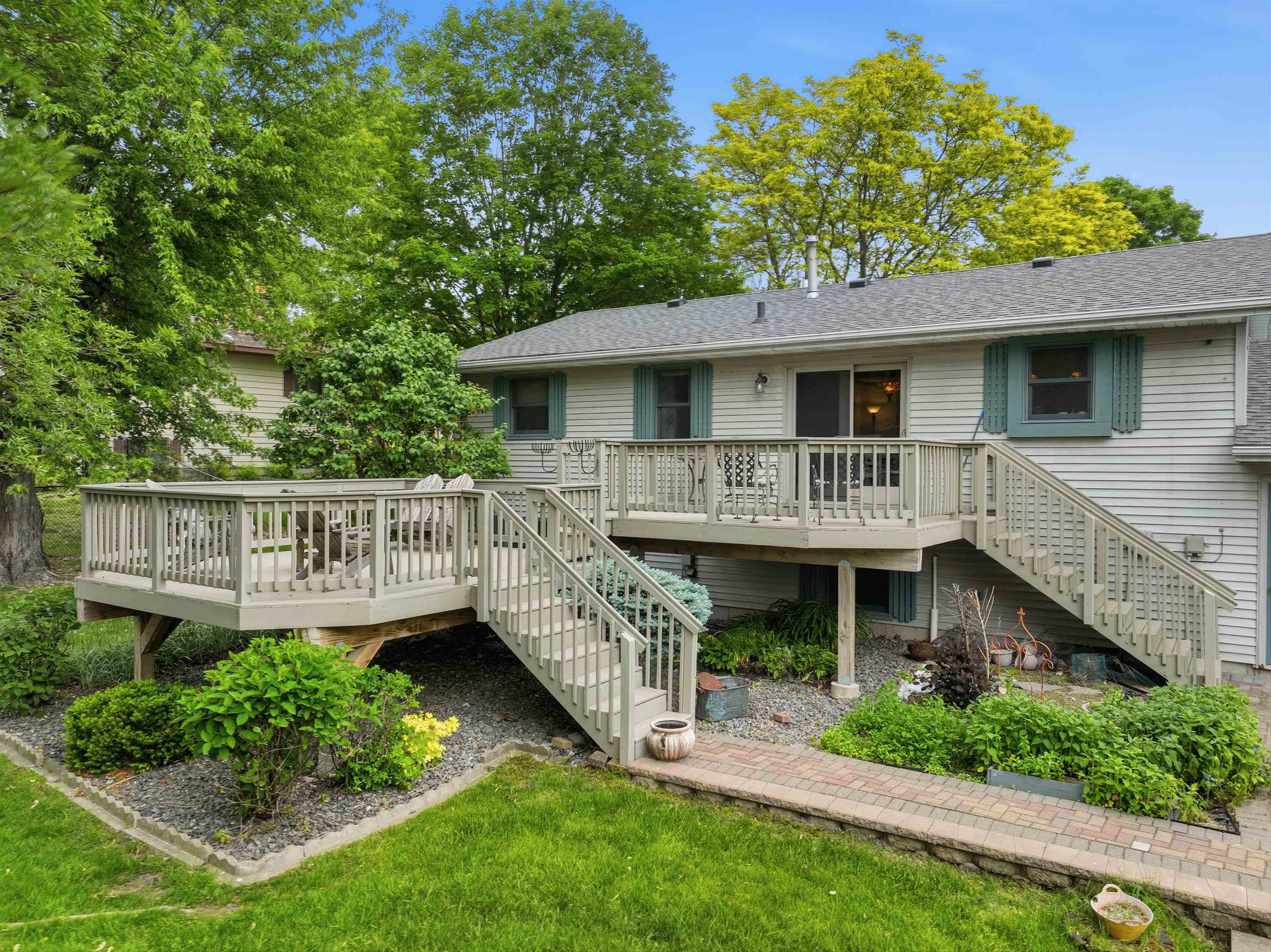 1019 W UPHAM STREET, Marshfield, Wisconsin 54449, 4 Bedrooms Bedrooms, ,2 BathroomsBathrooms,Residential,For Sale,1019 W UPHAM STREET,22604033