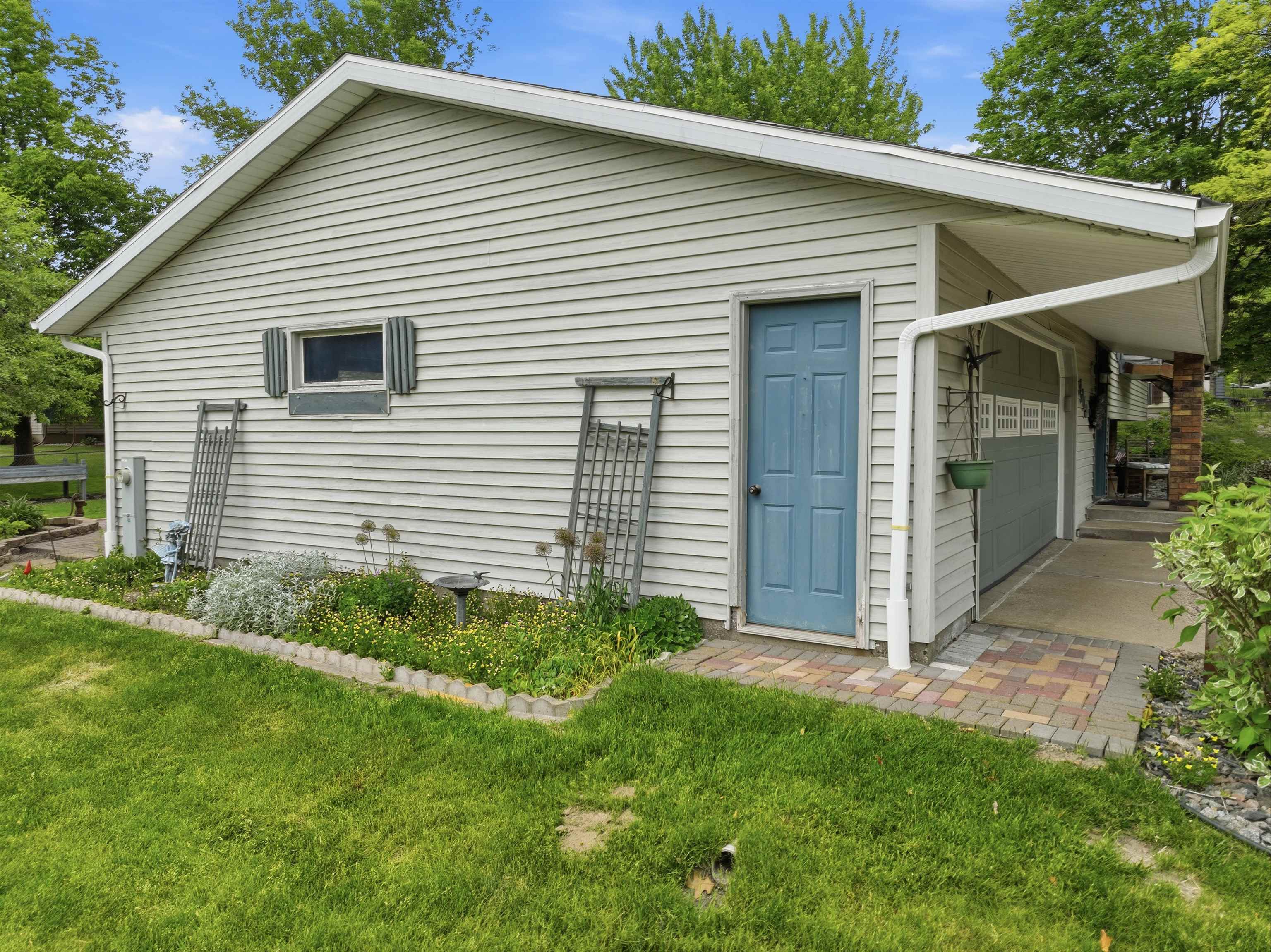 1019 W UPHAM STREET, Marshfield, Wisconsin 54449, 4 Bedrooms Bedrooms, ,2 BathroomsBathrooms,Residential,For Sale,1019 W UPHAM STREET,22604033