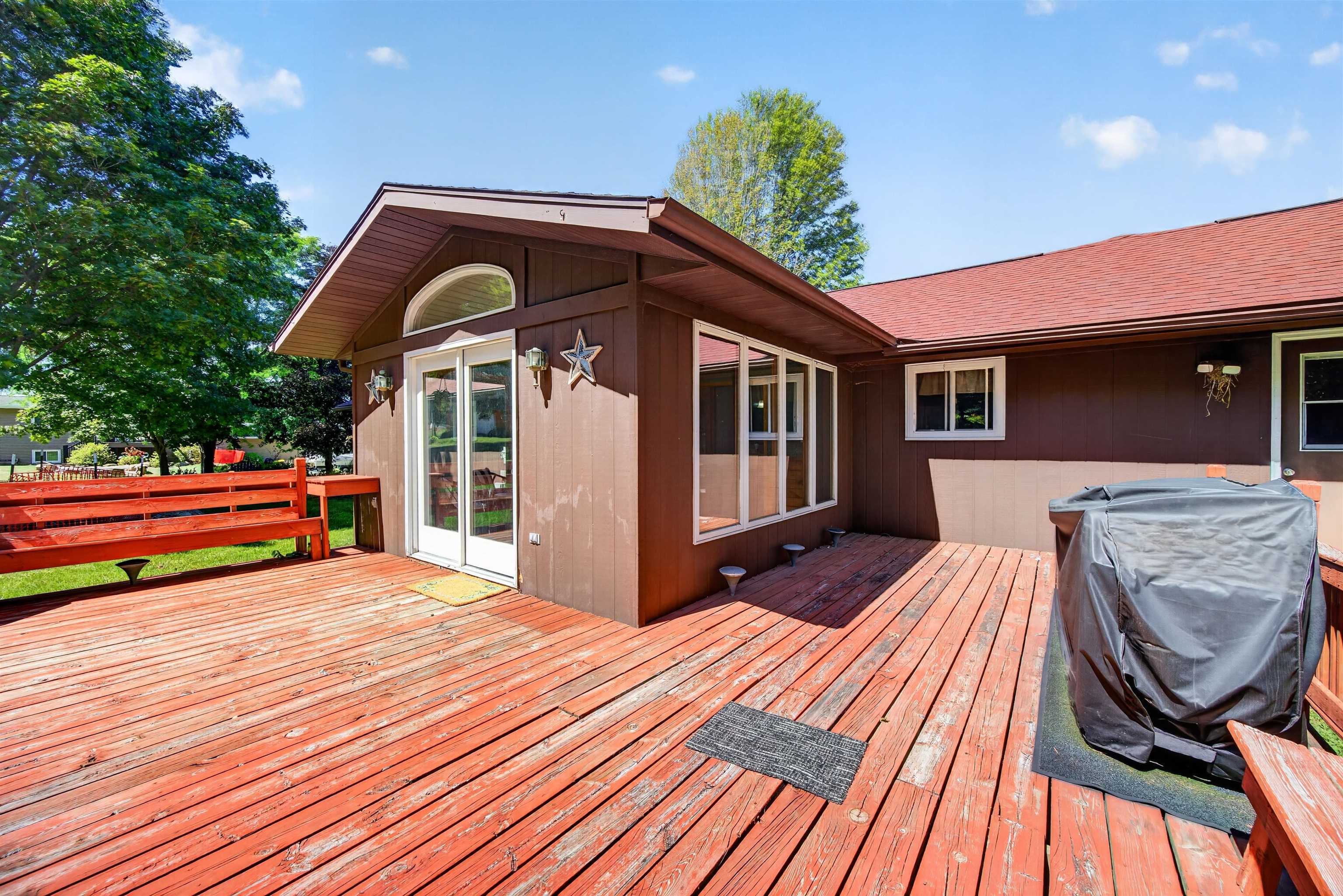 2007 FRONTAGE ROAD, Schofield, Wisconsin 54476, 3 Bedrooms Bedrooms, ,1 BathroomBathrooms,Residential,For Sale,2007 FRONTAGE ROAD,22604038