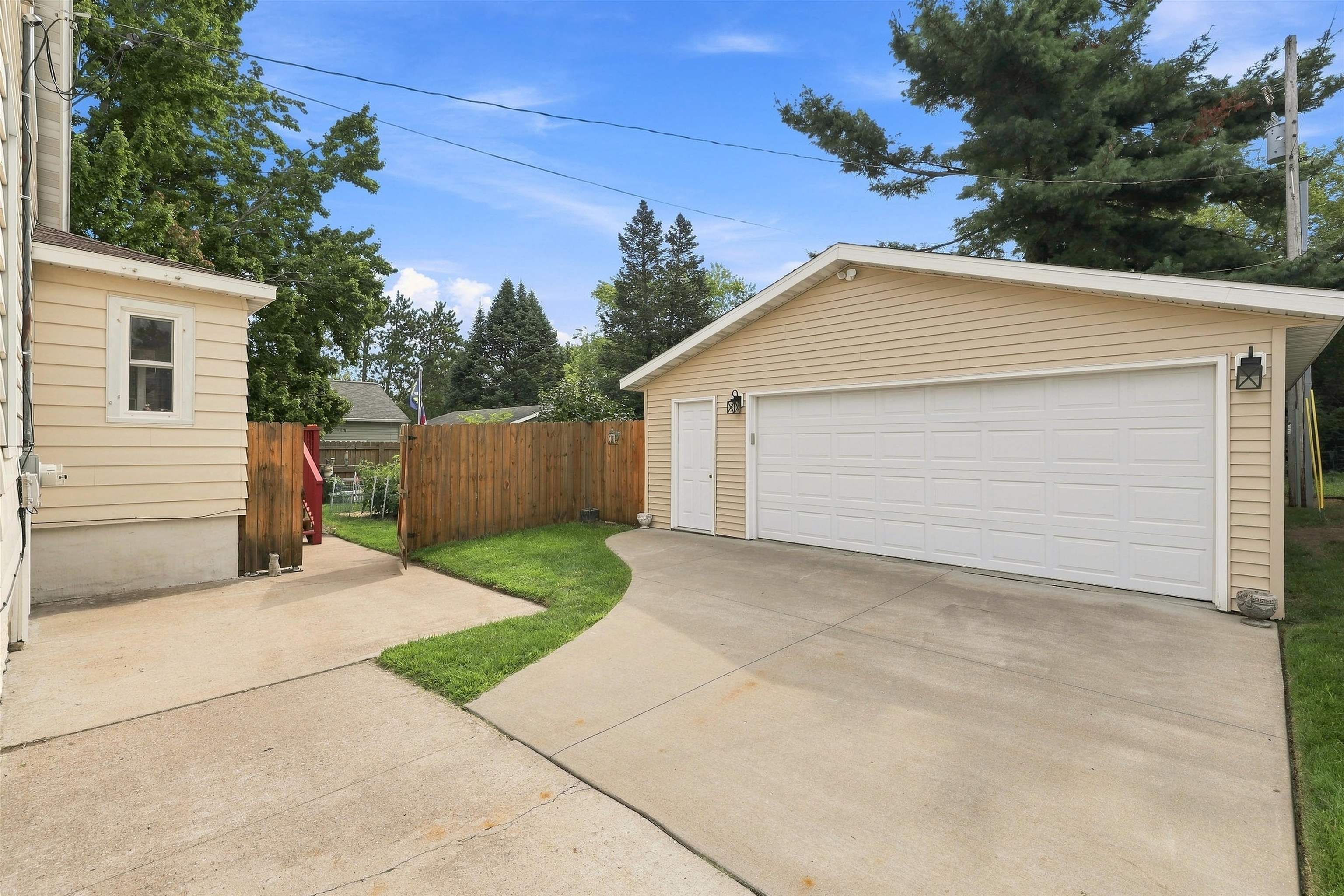 1025 MATILDA STREET, Stevens Point, Wisconsin 54481, 3 Bedrooms Bedrooms, ,1 BathroomBathrooms,Residential,For Sale,1025 MATILDA STREET,22604039