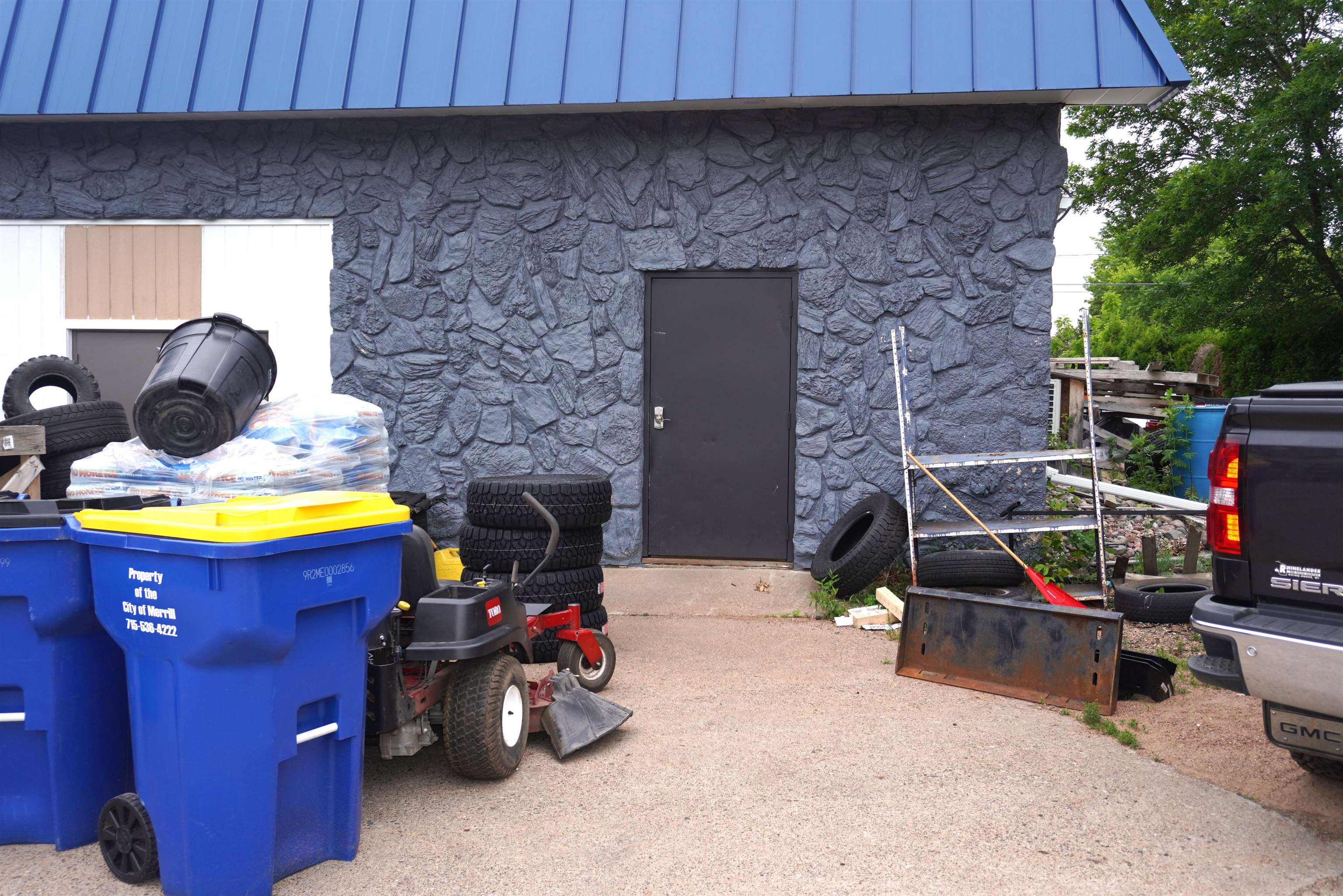 805 N CENTER AVENUE, Merrill, Wisconsin 54452, ,Commercial/industrial,For Sale,805 N CENTER AVENUE,22604042