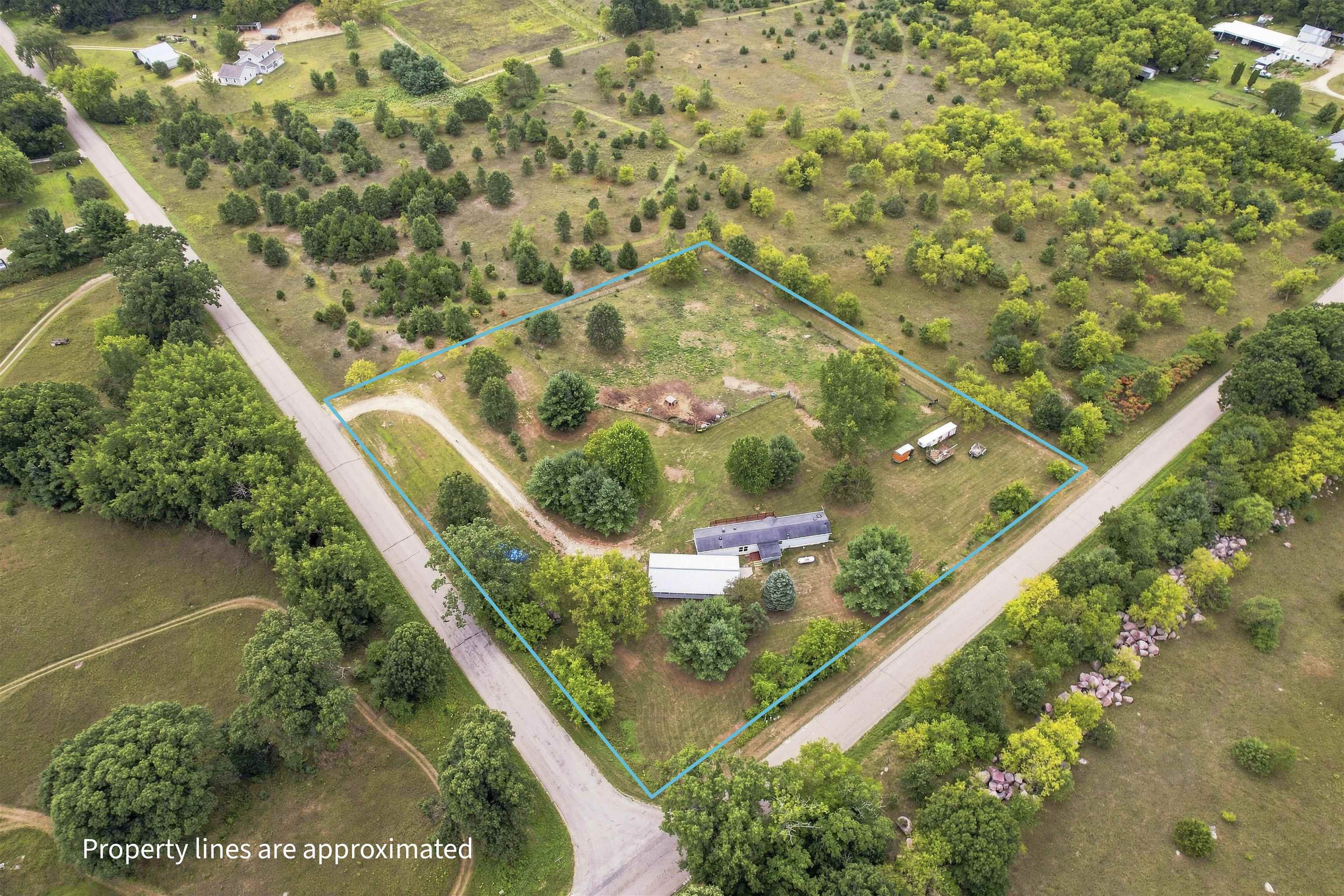 N485 EAST ROAD, Waupaca, Wisconsin 54981, 2 Bedrooms Bedrooms, ,2 BathroomsBathrooms,Residential,For Sale,N485 EAST ROAD,22604048