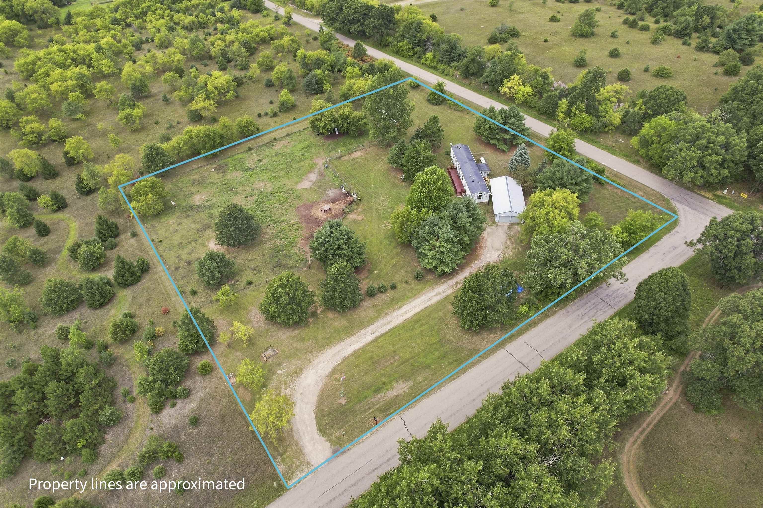 N485 EAST ROAD, Waupaca, Wisconsin 54981, 2 Bedrooms Bedrooms, ,2 BathroomsBathrooms,Residential,For Sale,N485 EAST ROAD,22604048