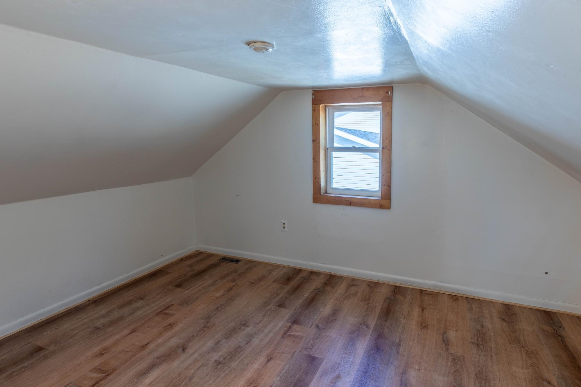 15 W MONTROSE STREET WEST, Rhinelander, Wisconsin 54501, 1 Bedroom Bedrooms, ,1 BathroomBathrooms,Residential,For Sale,15 W MONTROSE STREET WEST,22604051