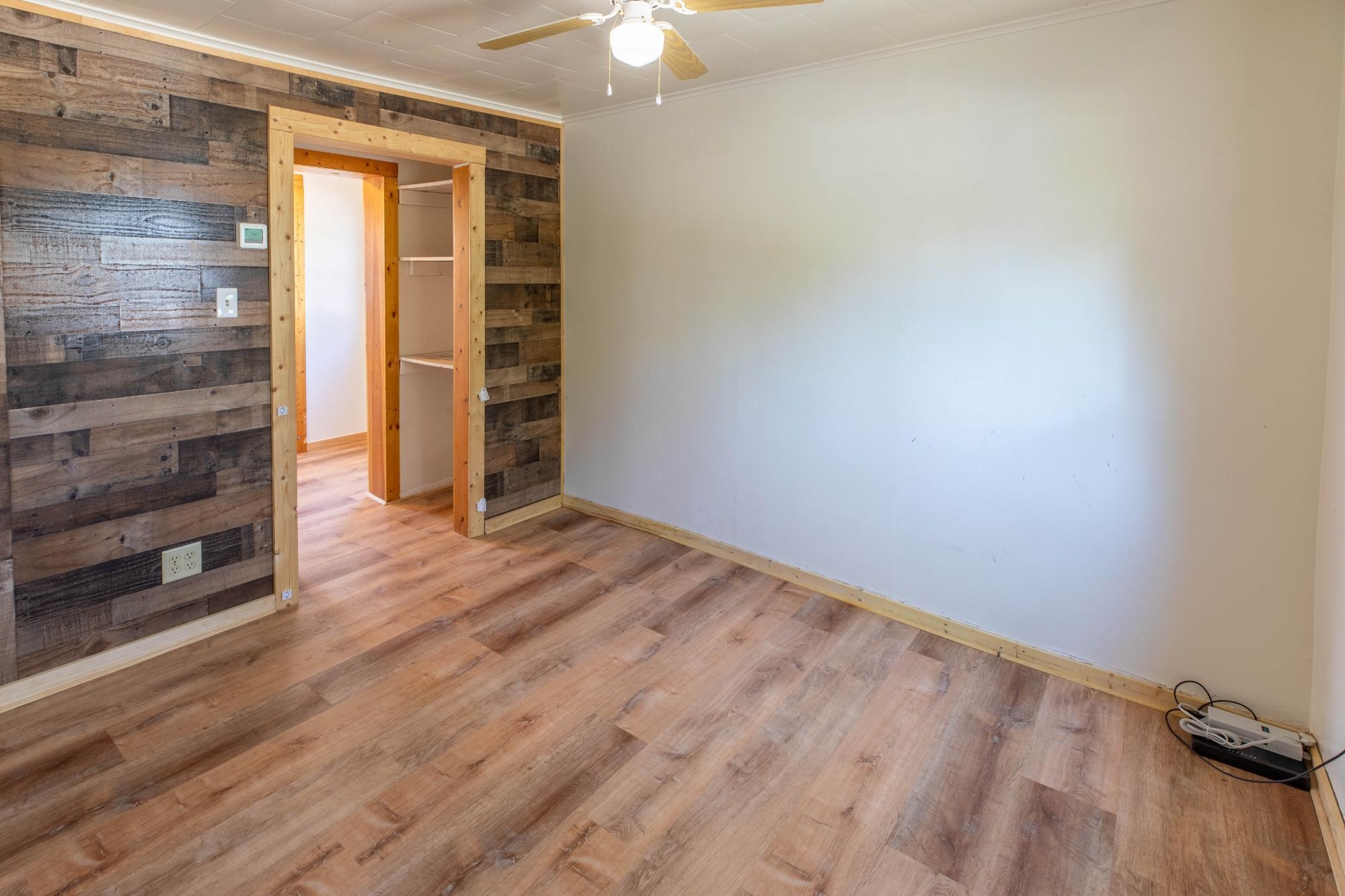 15 W MONTROSE STREET WEST, Rhinelander, Wisconsin 54501, 1 Bedroom Bedrooms, ,1 BathroomBathrooms,Residential,For Sale,15 W MONTROSE STREET WEST,22604051