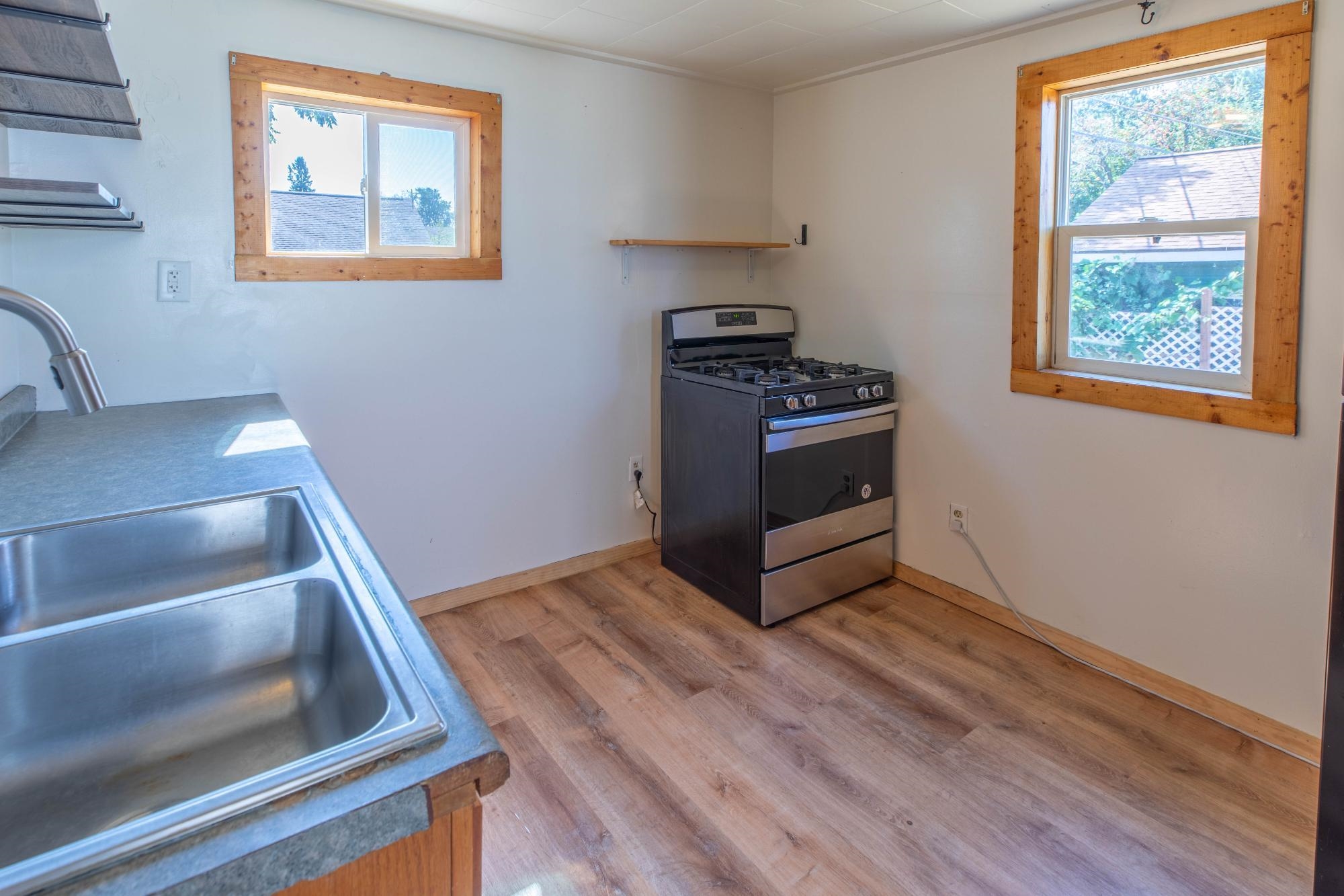 15 W MONTROSE STREET WEST, Rhinelander, Wisconsin 54501, 1 Bedroom Bedrooms, ,1 BathroomBathrooms,Residential,For Sale,15 W MONTROSE STREET WEST,22604051