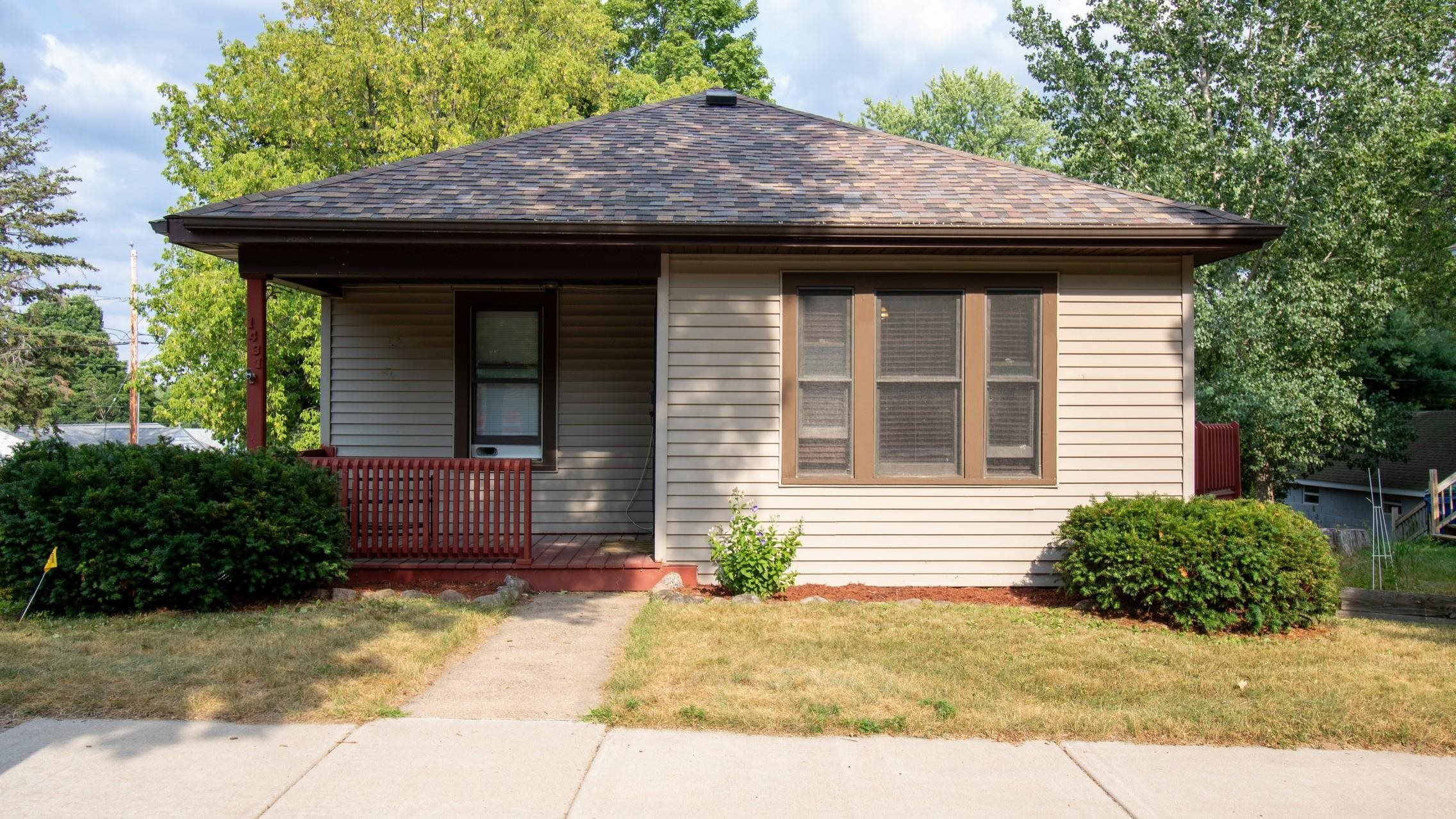 1431 N 1ST AVENUE, Wausau, Wisconsin 54401, 2 Bedrooms Bedrooms, ,1 BathroomBathrooms,Residential,For Sale,1431 N 1ST AVENUE,22604052