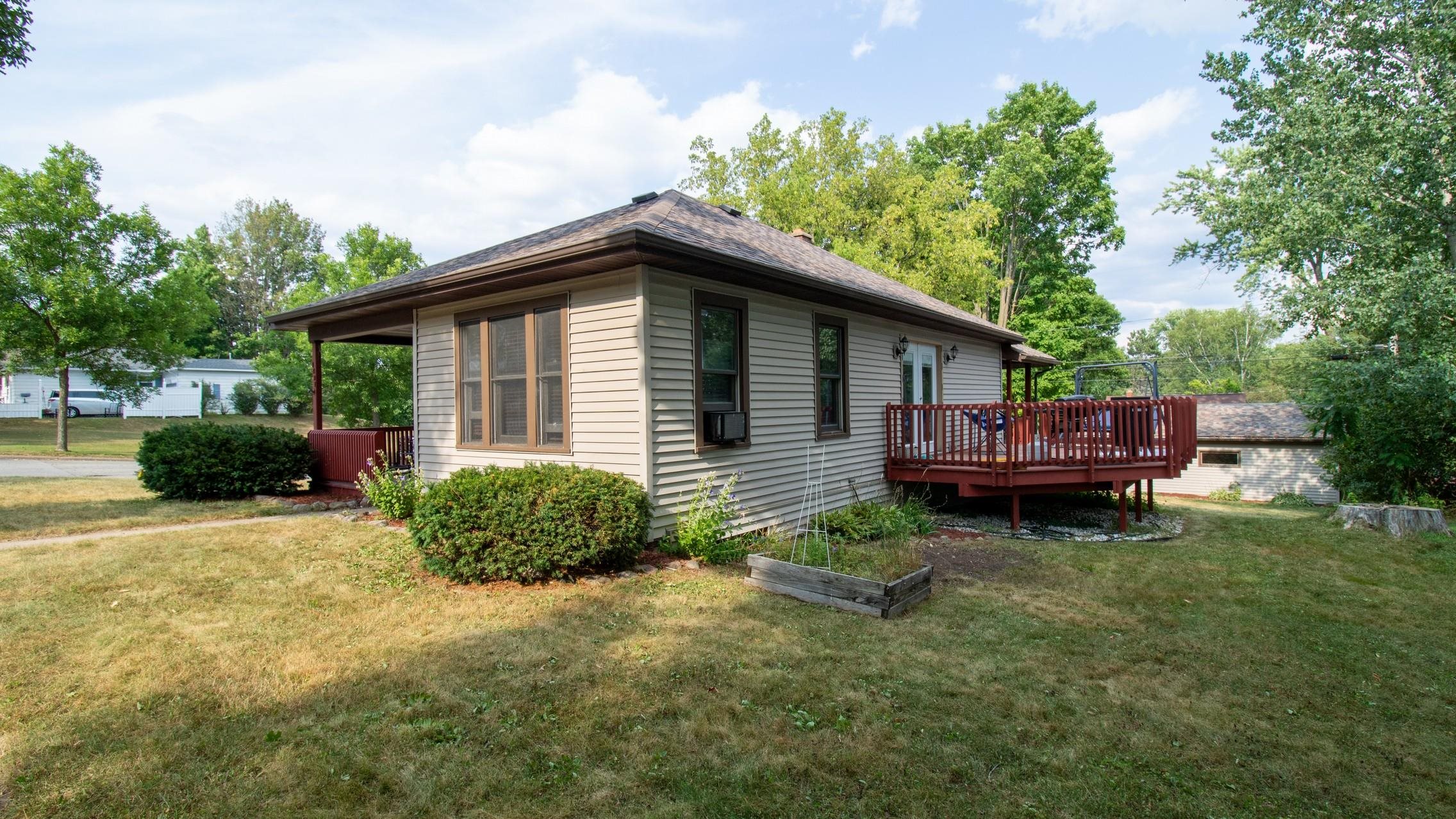 1431 N 1ST AVENUE, Wausau, Wisconsin 54401, 2 Bedrooms Bedrooms, ,1 BathroomBathrooms,Residential,For Sale,1431 N 1ST AVENUE,22604052